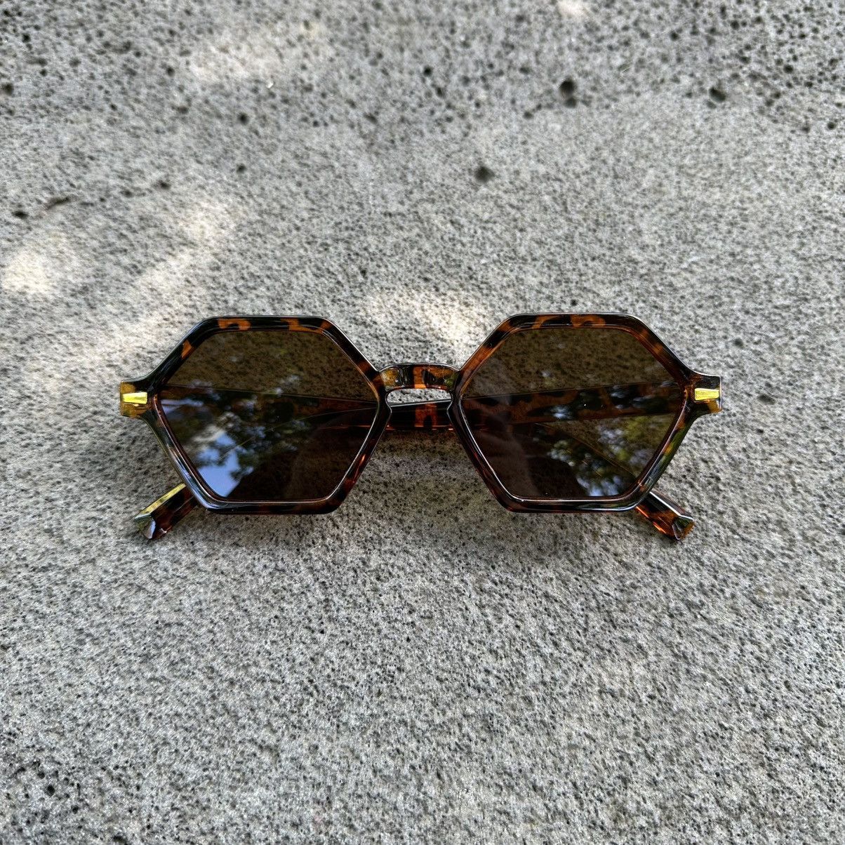 Other Y2K Unisex Sunglasses Retro Fashion Shades LE13126-01 Size ONE SIZE - 1 Thumbnail