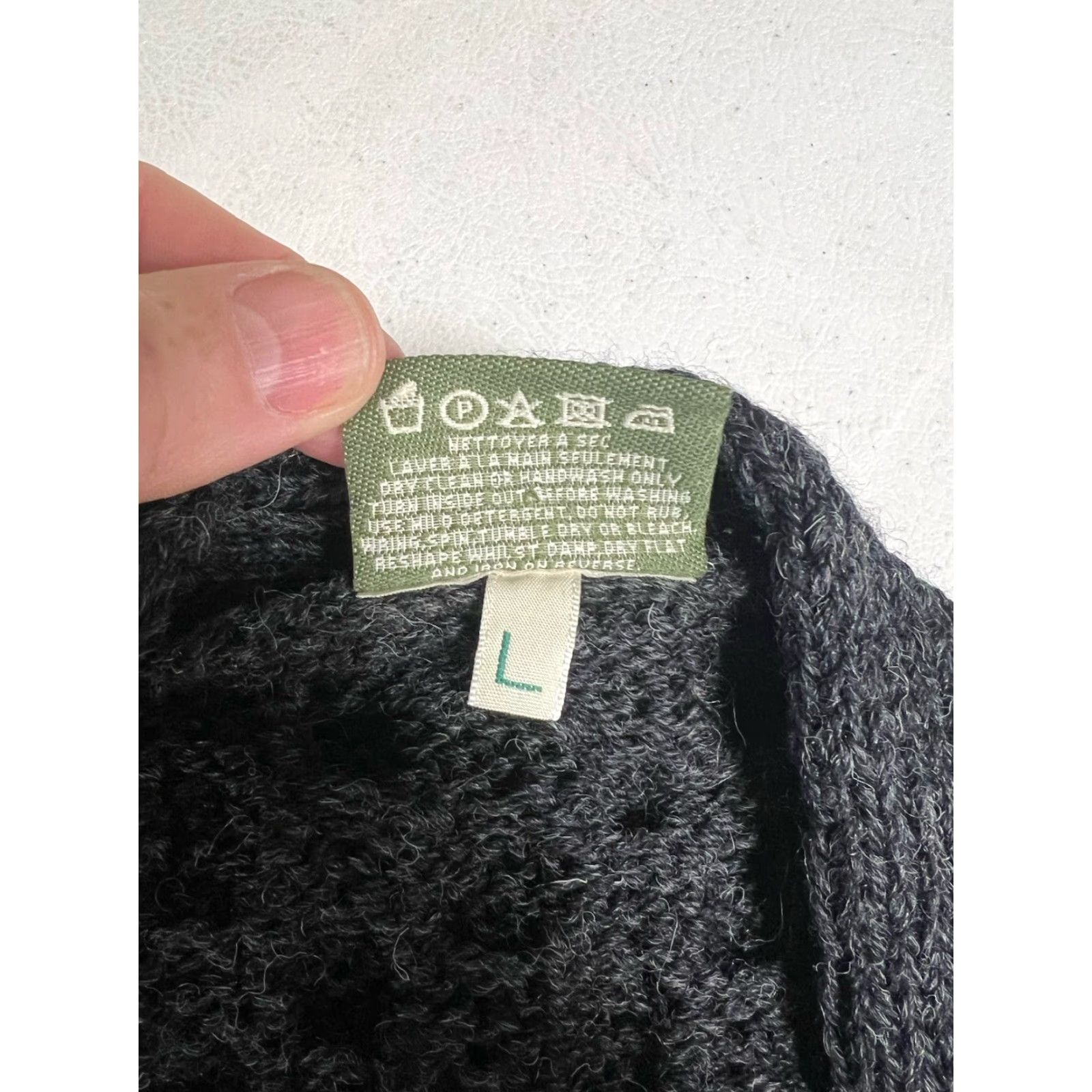 Vintage Carraig Donn Wool Cable-Knit Vest Cardigan Gray L Fisherman V-Neck Men Sweater Sleeveless Button Leather Buttons 90s Classic Outdoor Preppy Shawl? Size US L / EU 52-54 / 3 - 4 Thumbnail