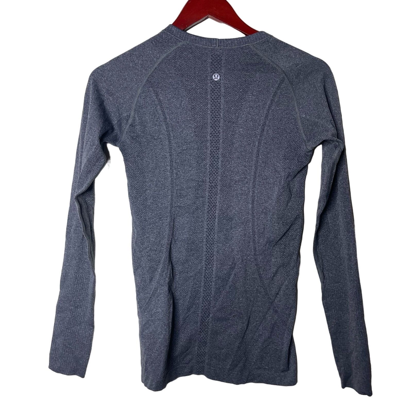Lululemon Lululemon Swiftly Tech Long Sleeve Shirt Embroided Gray 6 Size M / US 6-8 / IT 42-44 - 2 Thumbnail