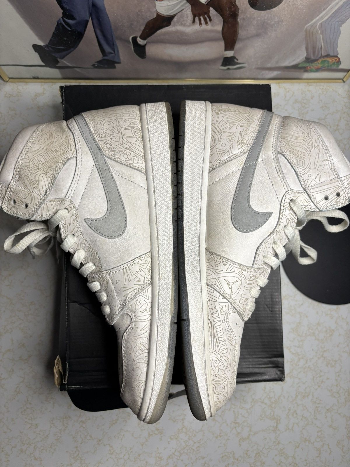 Jordan Brand Air Jordan 1 Retro High OG Laser 2015 Size US 11 / EU 44 - 3 Thumbnail