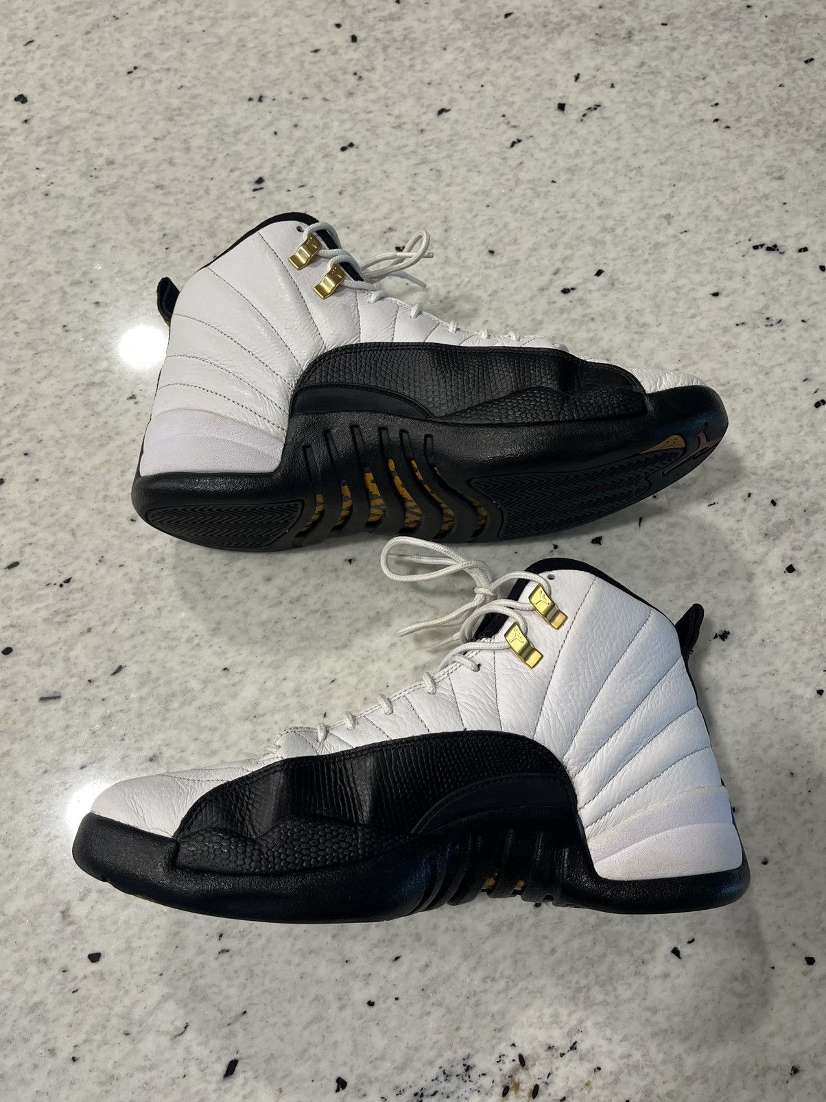 Jordan Brand Jordan 12 Retro Taxi 2013 Release Size US 10 / EU 43 - 2 Thumbnail