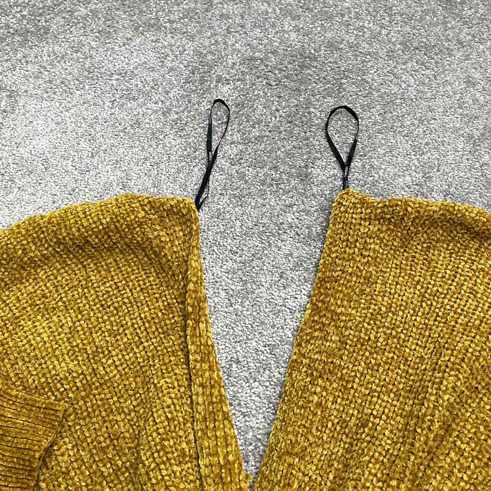 Forever 21 FOREVER 21 Twisted Pullover Sweater Womens Large Mustard Chunky Knit V-Neck Size L / US 10 / IT 46 - 4 Thumbnail