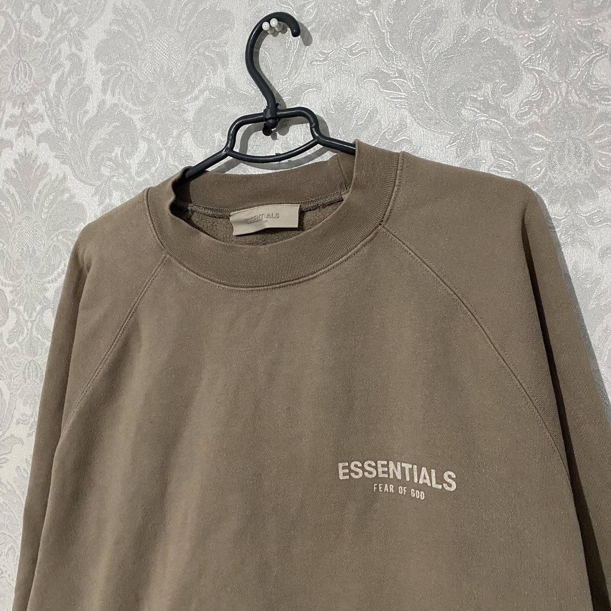 FOG Fear Of God Essentials Crewneck Desert Taupe M Size US M / EU 48-50 / 2 - 4 Thumbnail