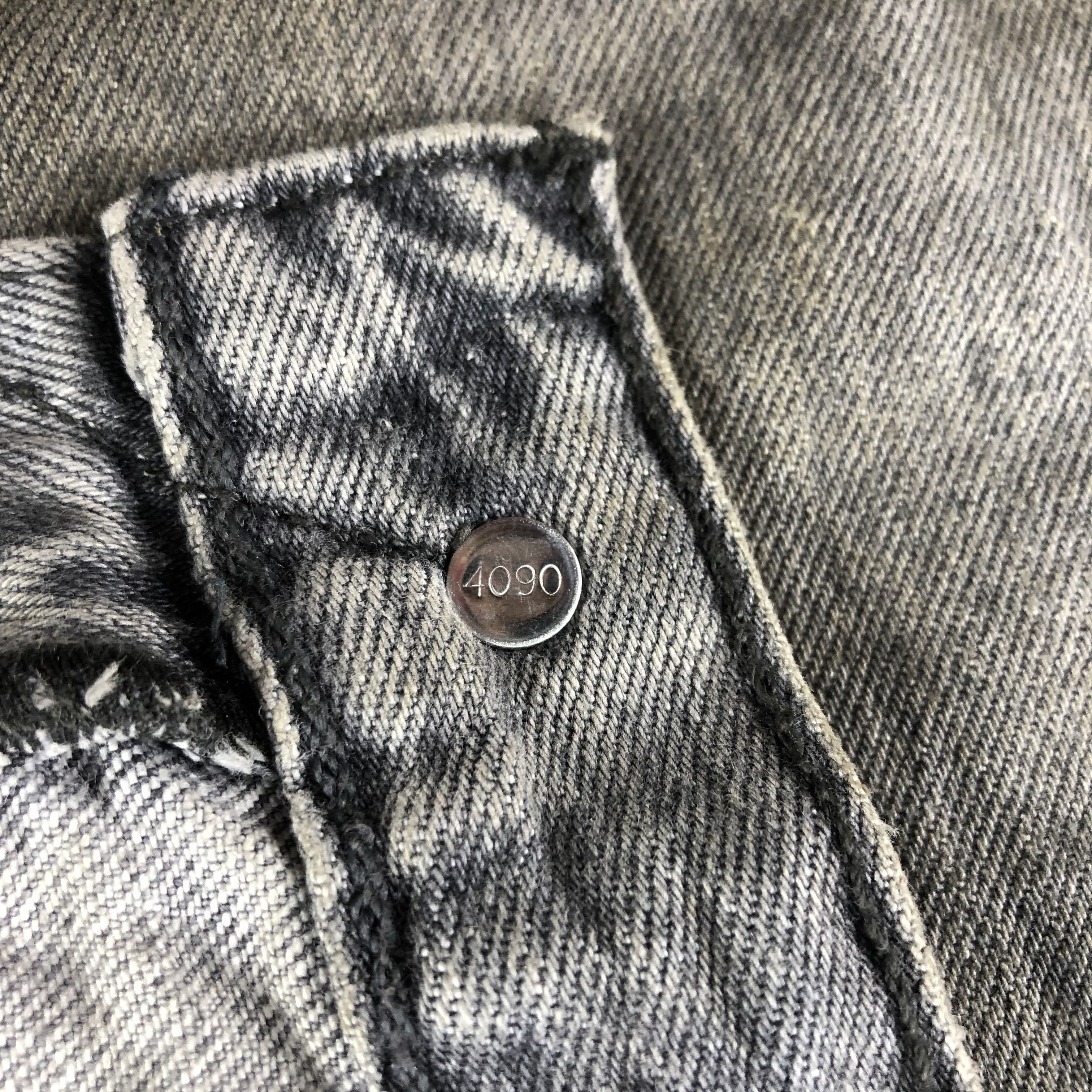 Levi's Vintage Levis 501 Jeans-J2267 Size US 39 - 12 Thumbnail