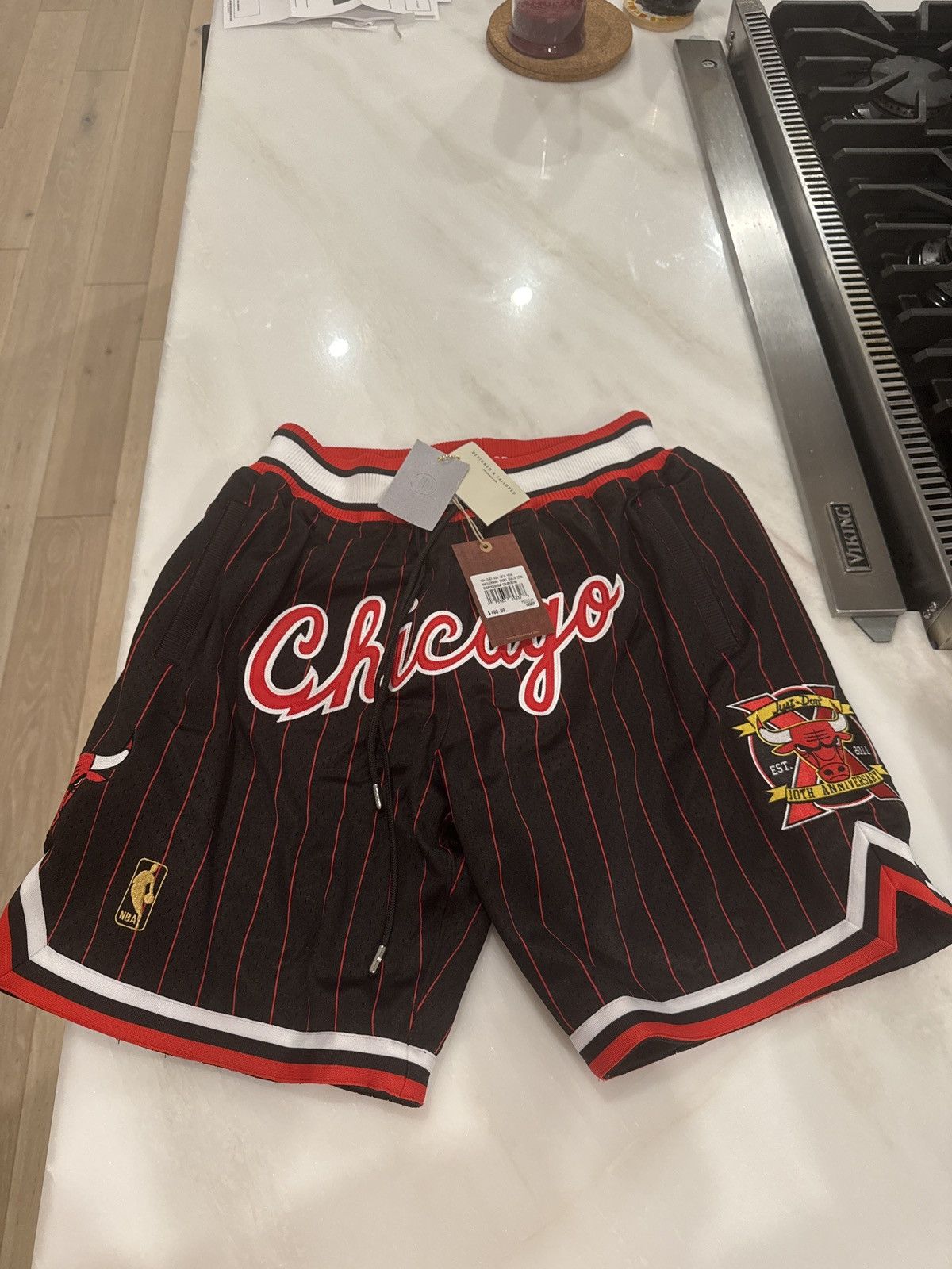 Just Don × Mitchell & Ness NBA JUST DON 10TH YEAR ANNIVERSARY SHORTS BULLS 1996 Size US 30 / EU 46 - 1 Thumbnail
