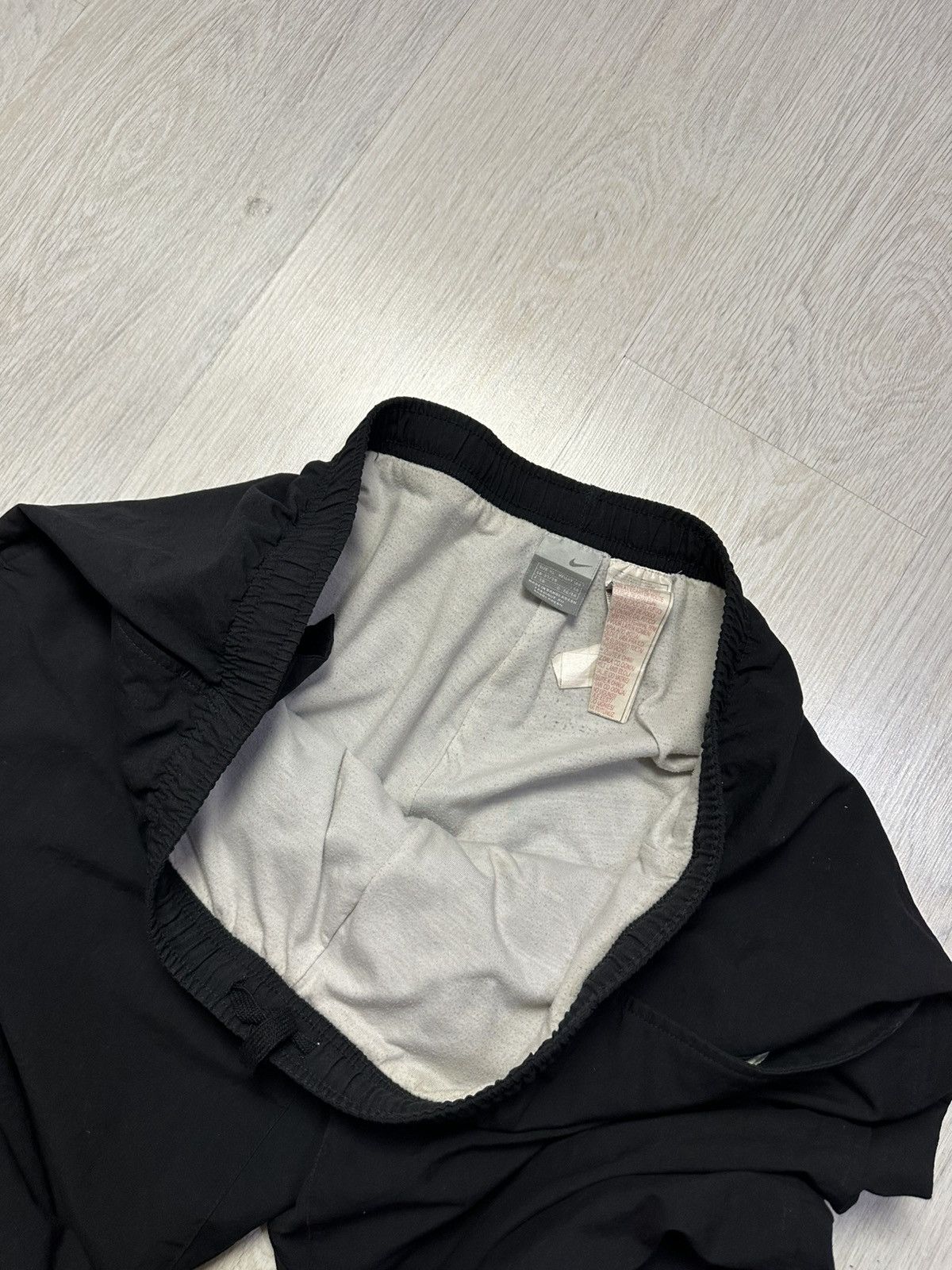 Nike Nike Vintage Pants Nylon Baggy Wide Woven Japanese Hype Y2K Size US 36 / EU 52 - 4 Thumbnail