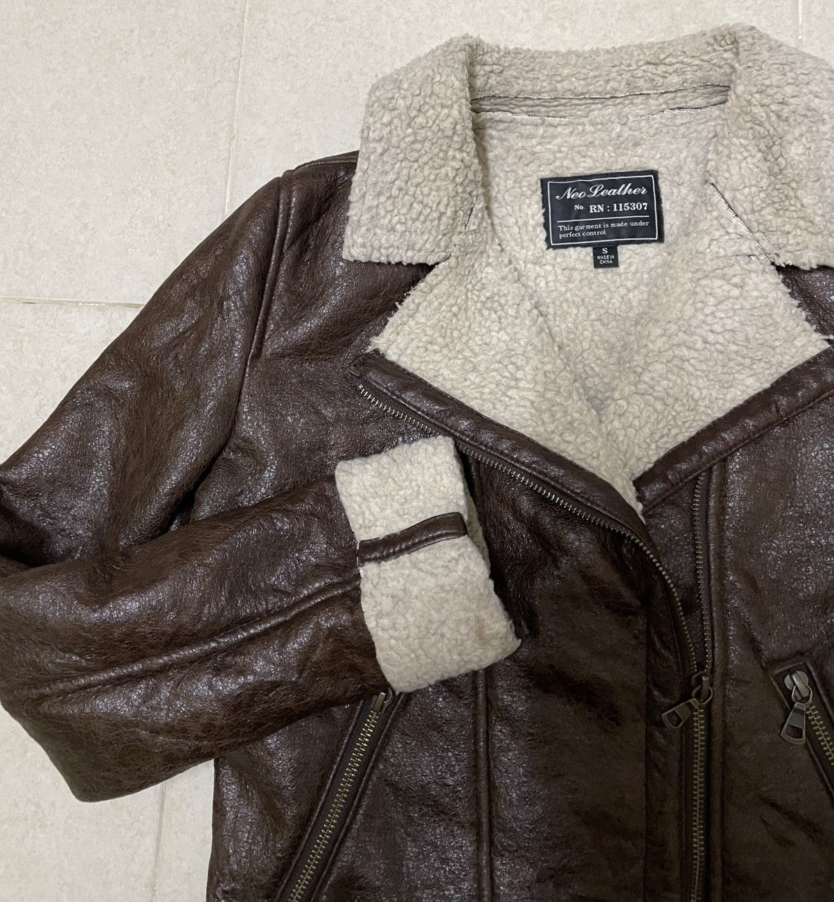 Uniqlo Vintage NEO LEATHER x UNIQLO DOUBLE COLLAR SHEARLING JACKET. Size S / US 4 / IT 40 - 3 Thumbnail