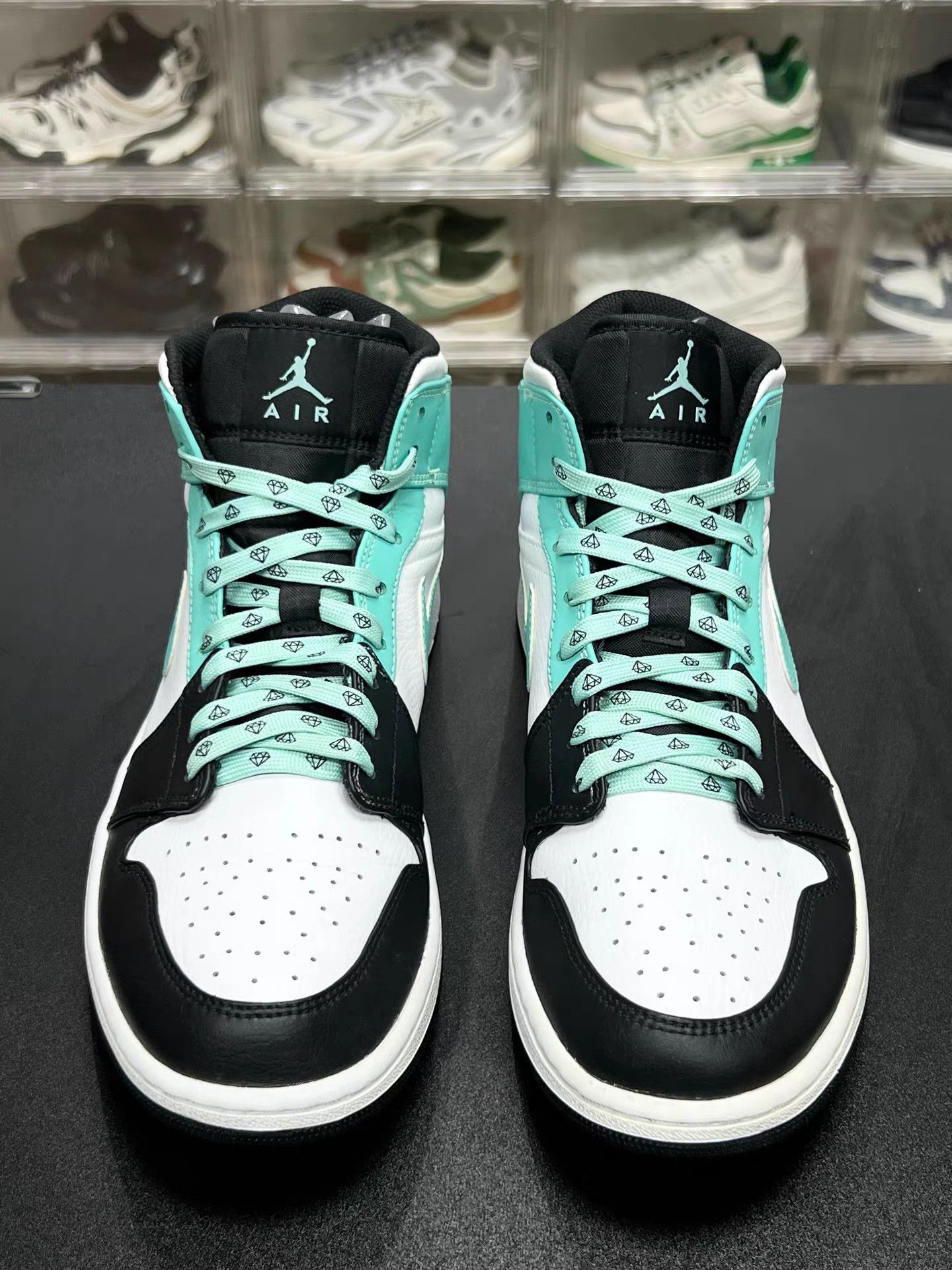 Jordan Brand Air Jordan 1 Mid Sneakers K15 Size US 11.5 / EU 44-45 - 2 Thumbnail