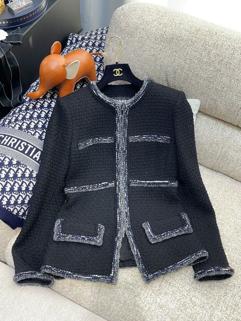 Chanel Chanel Metropolitan series black round-neck woven rolled-e Size XS / US 0-2 / IT 36-38 - 1 Thumbnail