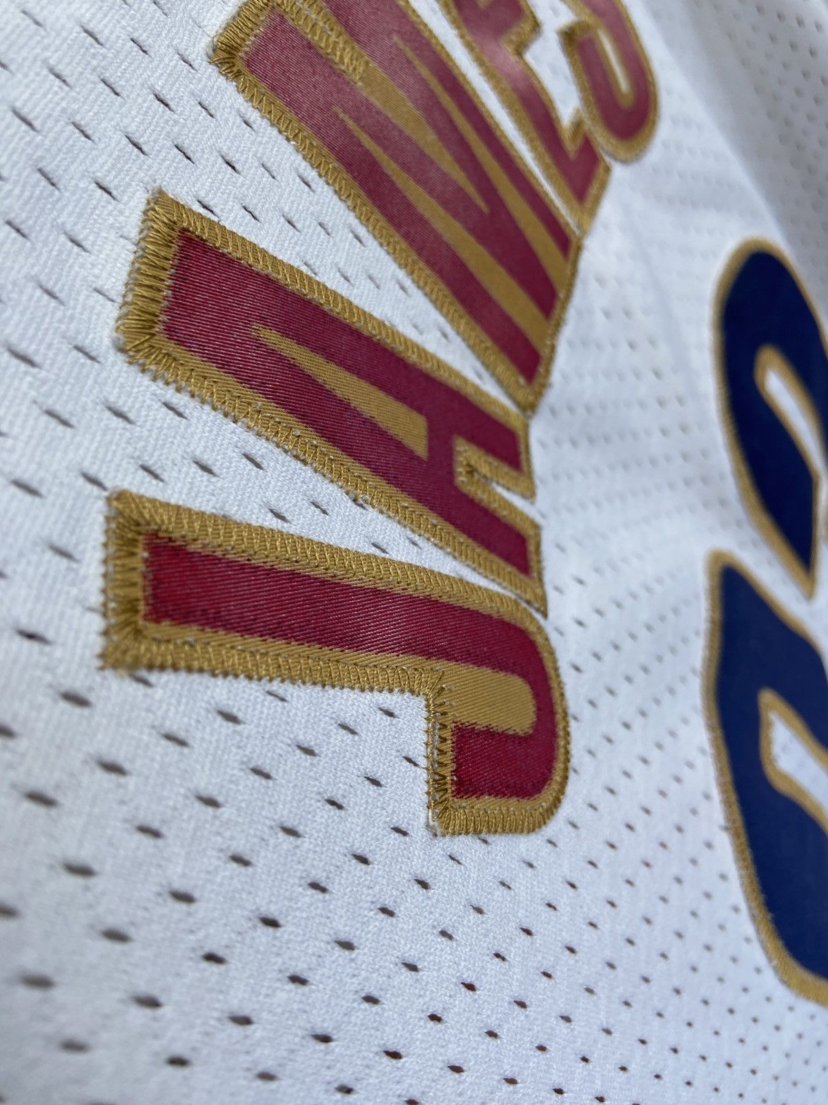 Reebok Vintage LeBron James Cleveland Cavaliers Jersey Throwback Size US L / EU 52-54 / 3 - 16 Thumbnail