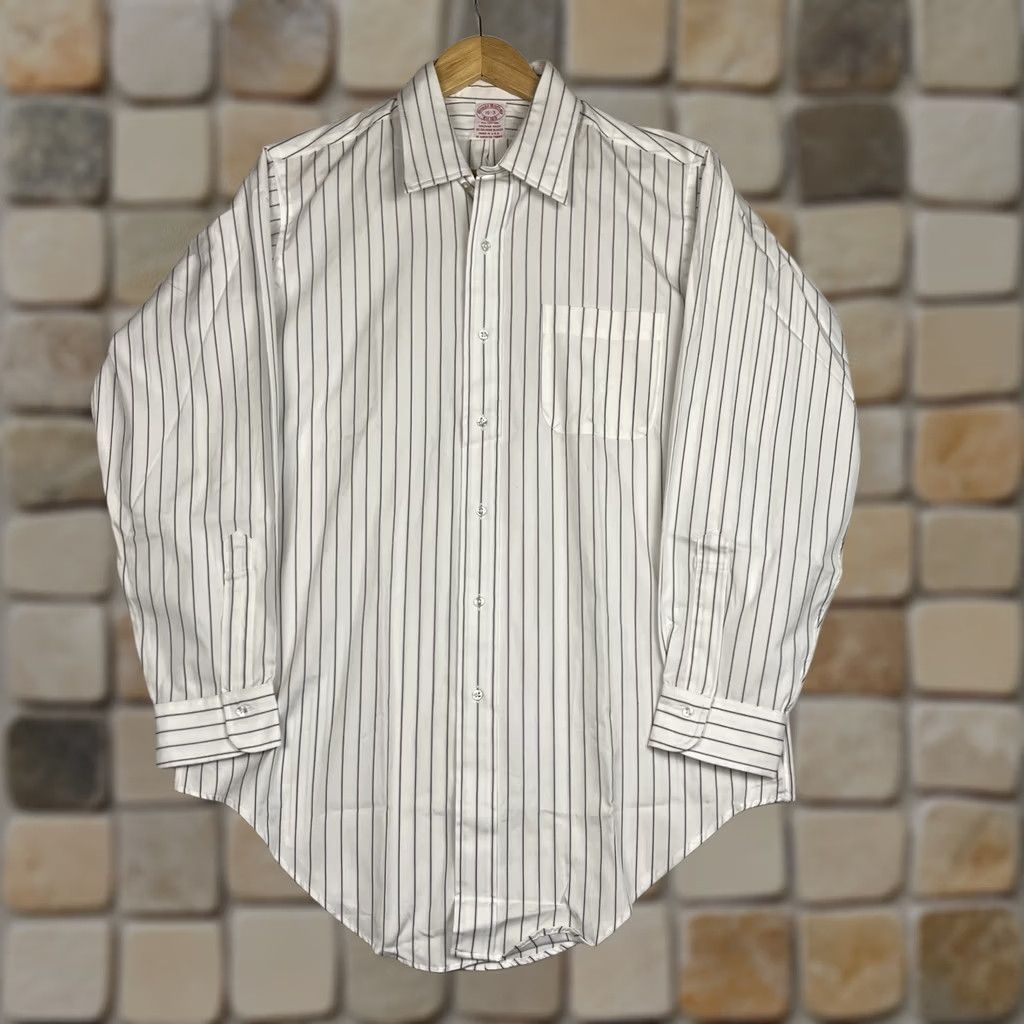 Brooks Brothers VINTAGE Brooks Brothers Shirt Oxford Button Down White Striped 16 USA Mens Size US L / EU 52-54 / 3 - 1 Thumbnail