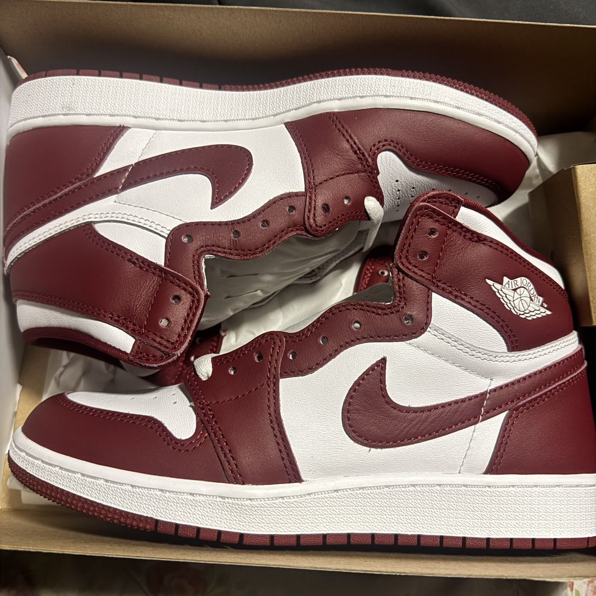 Jordan Brand Nike Air Jordan 1 Retro High OG GS White/Team Red Size 6.5 Y Size US 6.5 / EU 39-40 - 7 Thumbnail