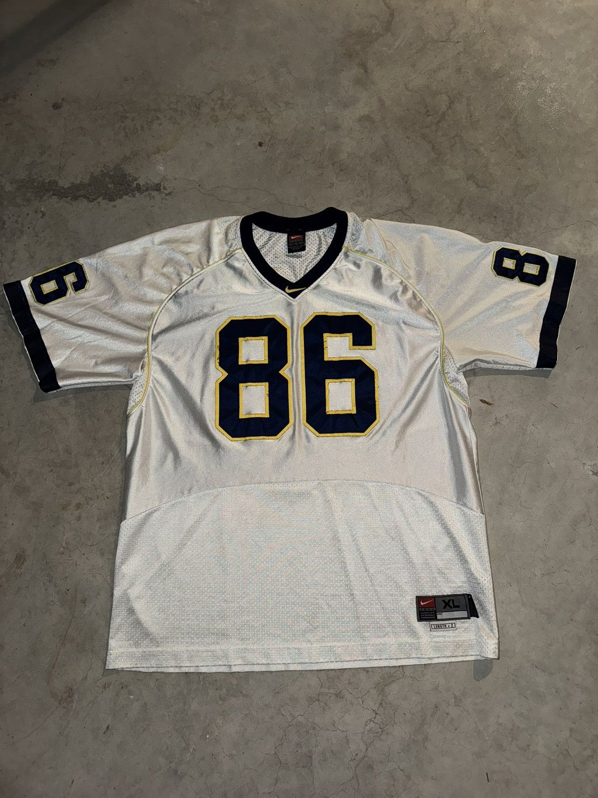 Nike Nike Michigan Wolverines Vintage NCAA Football Jersey White Size US XL / EU 56 / 4 - 1 Thumbnail