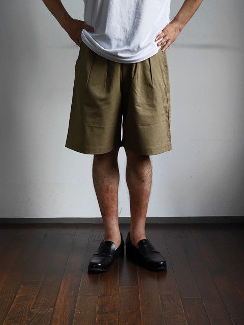 image of Auralee Finx Chambray Gabardine Wide Shorts Size 5 in Beige, Men's