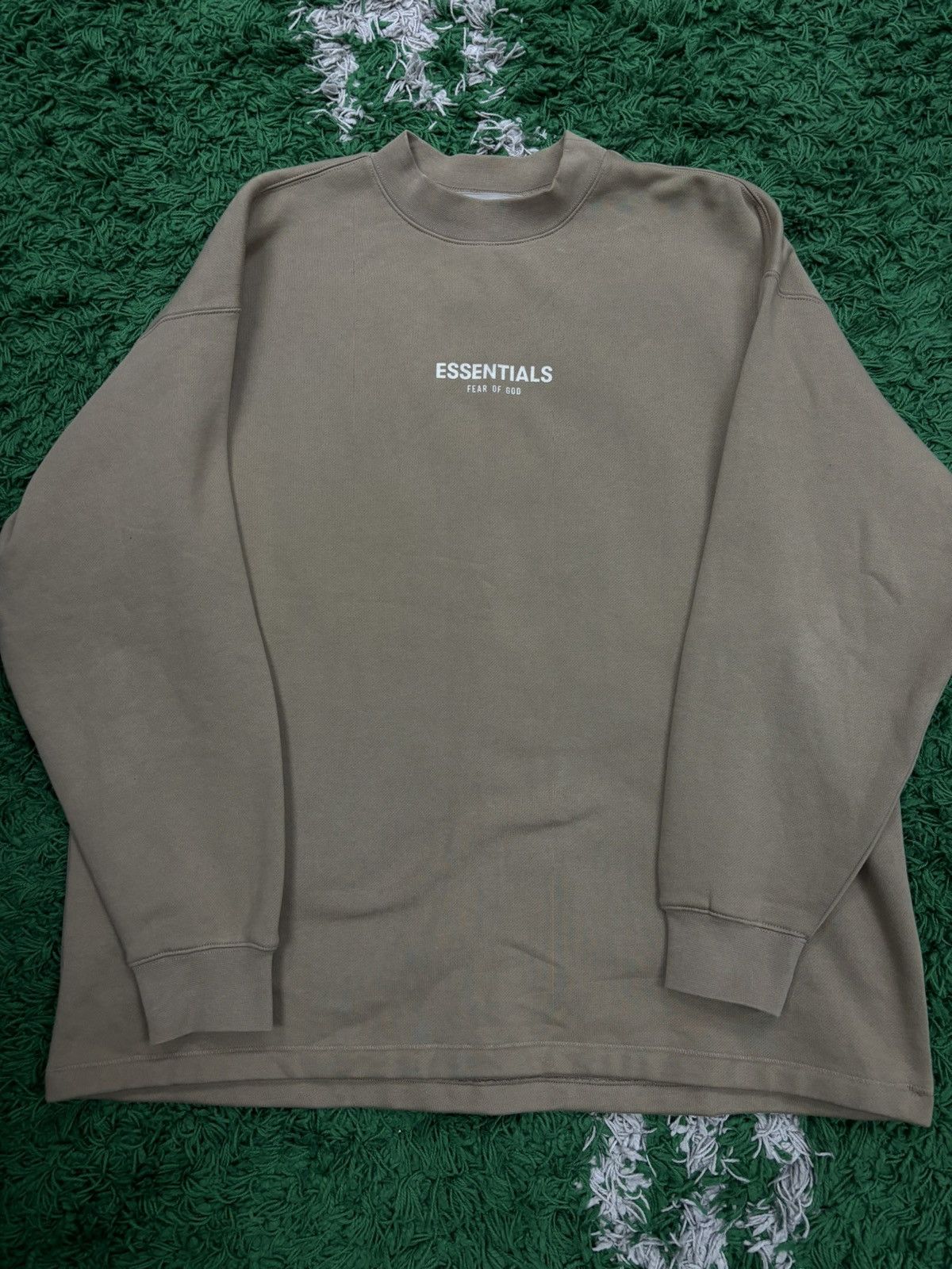 Fear of god essentials crewneck medium