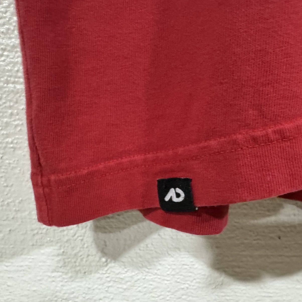 Nike Nike Sleeveless Shirt Embroidered Check Swoosh Size XL Red Size US XL / EU 56 / 4 - 3 Thumbnail