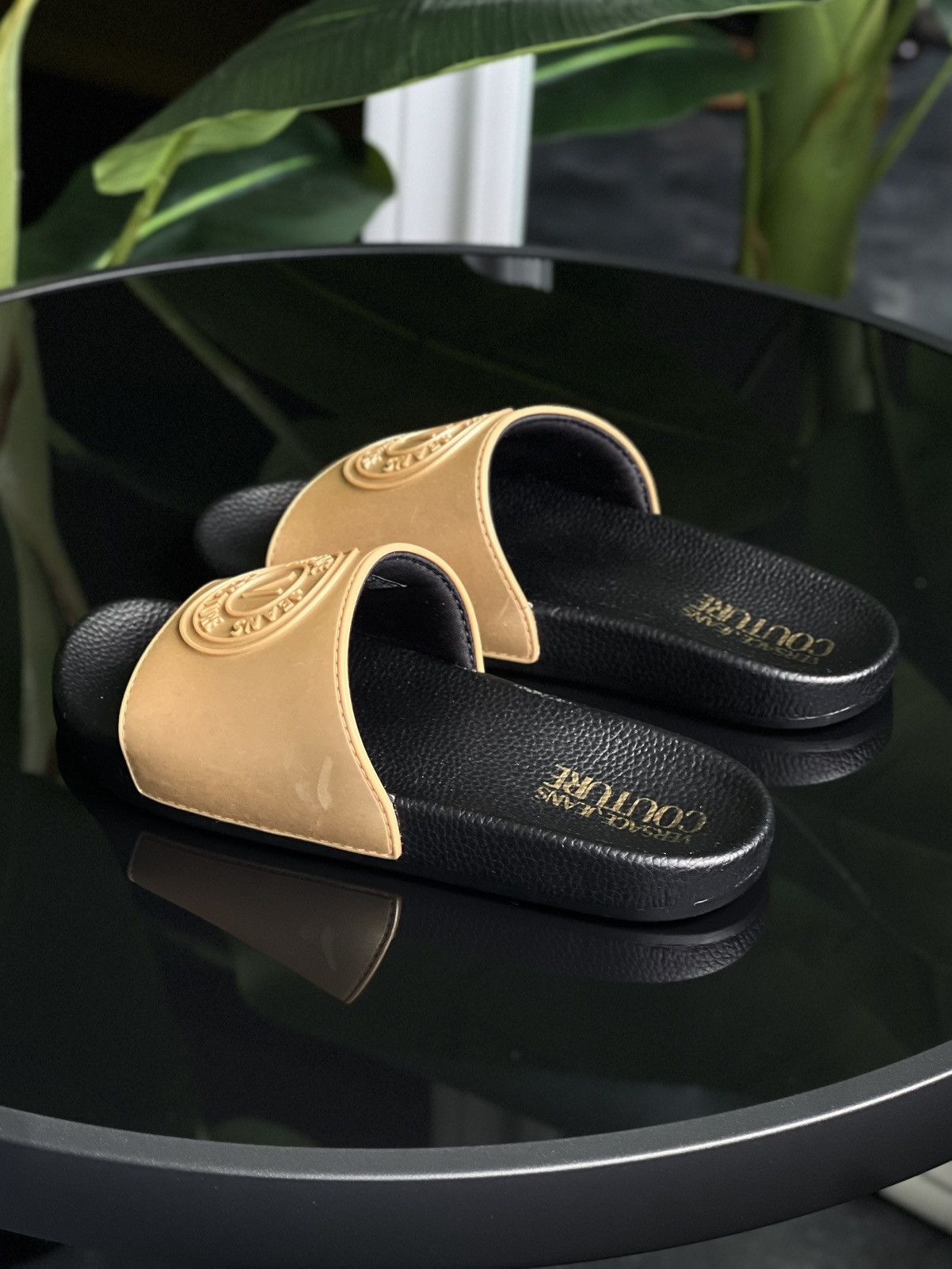 Versace Jeans Couture Versace Jeans Couture Gold Slides Logo Size 37 (23 cm) Size US 7 / IT 37 - 2 Thumbnail