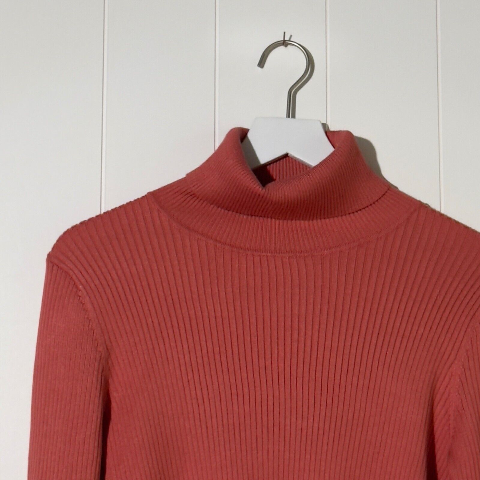 DKNY DKNY Ribbed Sleek Turtleneck NWT Women's Size Medium Size M / US 6-8 / IT 42-44 - 3 Thumbnail