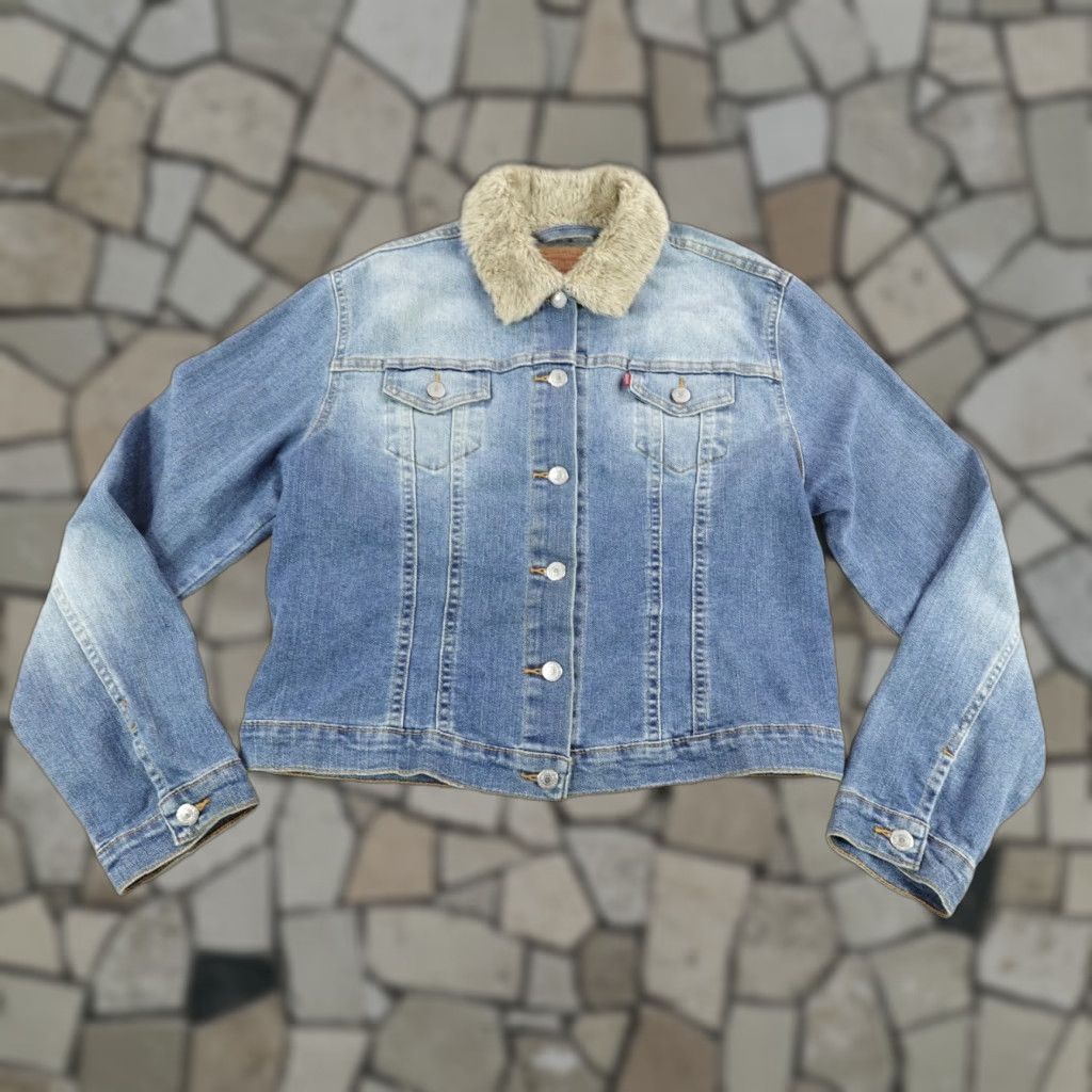 Levi's VINTAGE Levi's Jacket Womens Large Denim Trucker Coat Size 36" / US 14 / IT 50 - 1 Thumbnail