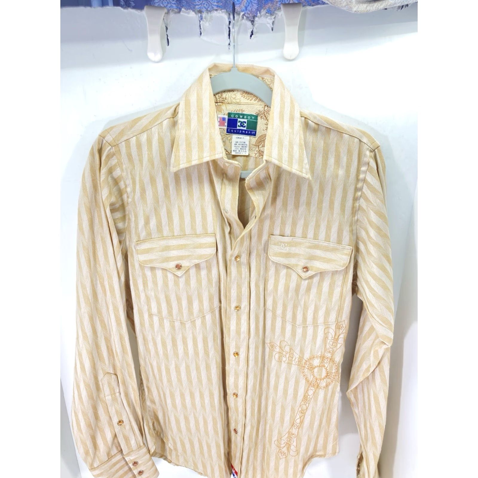 Equipment VINTAGE Cowboy Equipment Pearl Snap Shirt Men S Gold Stripe Western Embroidered Long Sleeve Snap Shirt Mens Gold Western Embroidered Size US S / EU 44-46 / 1 - 2 Thumbnail