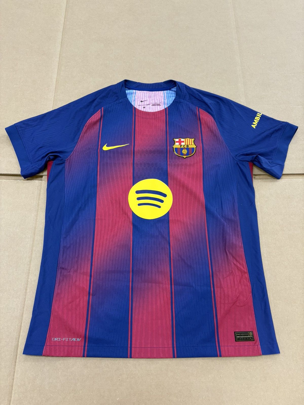 Nike Nike 2025/26 FC Barcelona Authentic Home Jersey Size US L / EU 52-54 / 3 - 1 Thumbnail