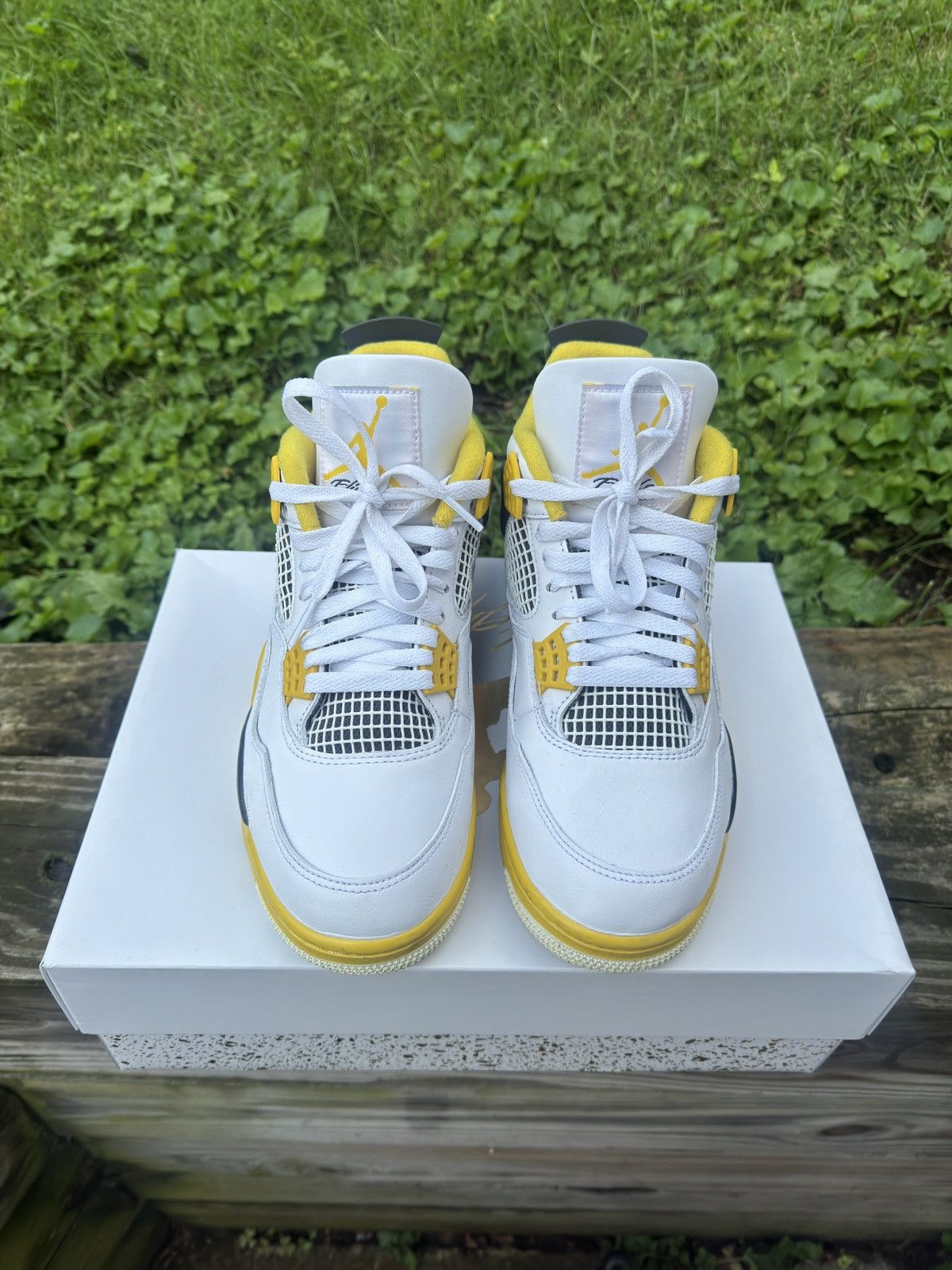 Jordan Brand Air Jordan 4 Retro Vivid Sulfur Size US 10.5 / EU 43-44 - 3 Thumbnail
