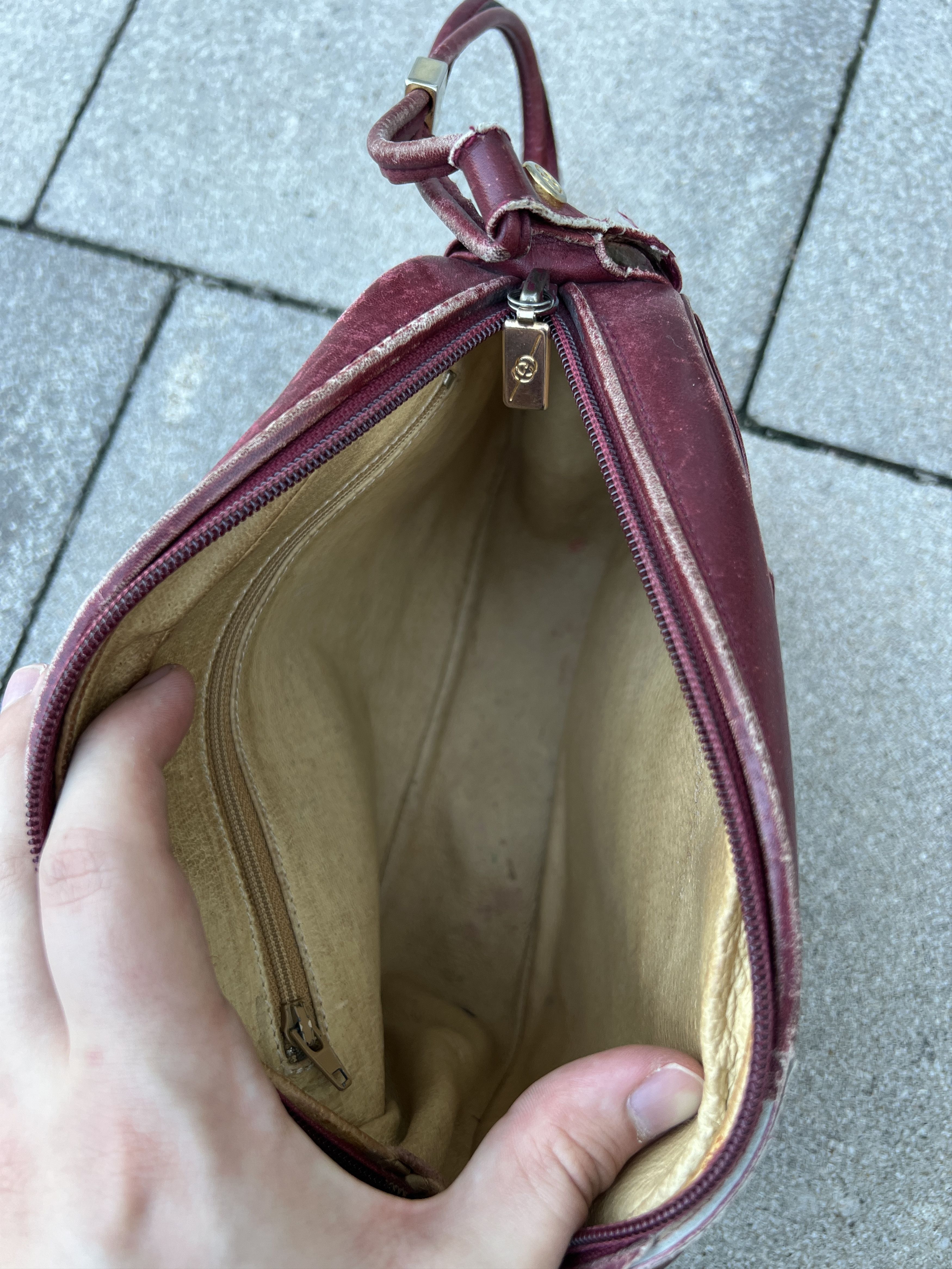 Gucci Gucci Vintage 90s Monogram Shoulder Bag Size ONE SIZE - 17 Thumbnail