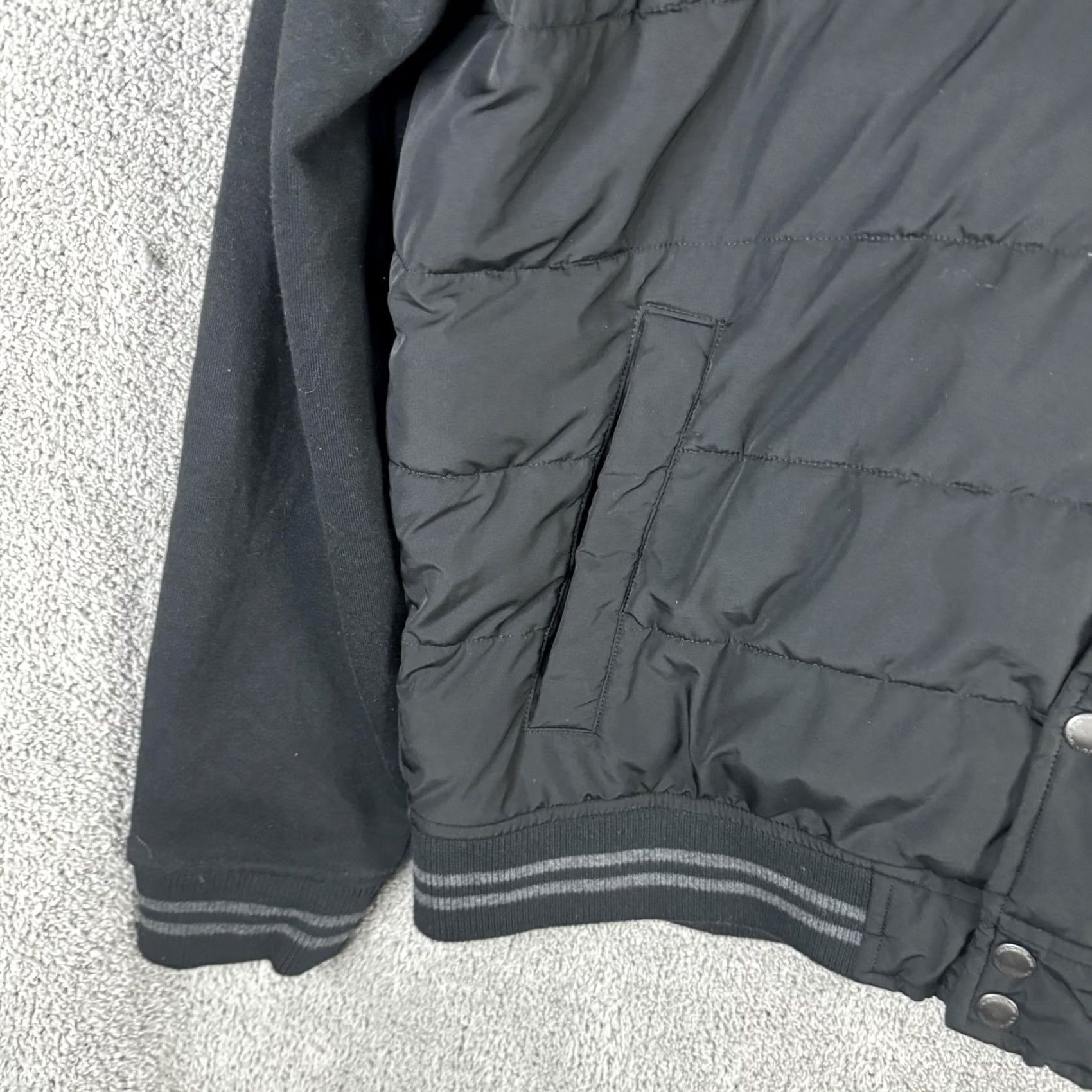 American Eagle Outfitters VINTAGE? No. (Original says Vintage: No) Size US M / EU 48-50 / 2 - 2 Thumbnail