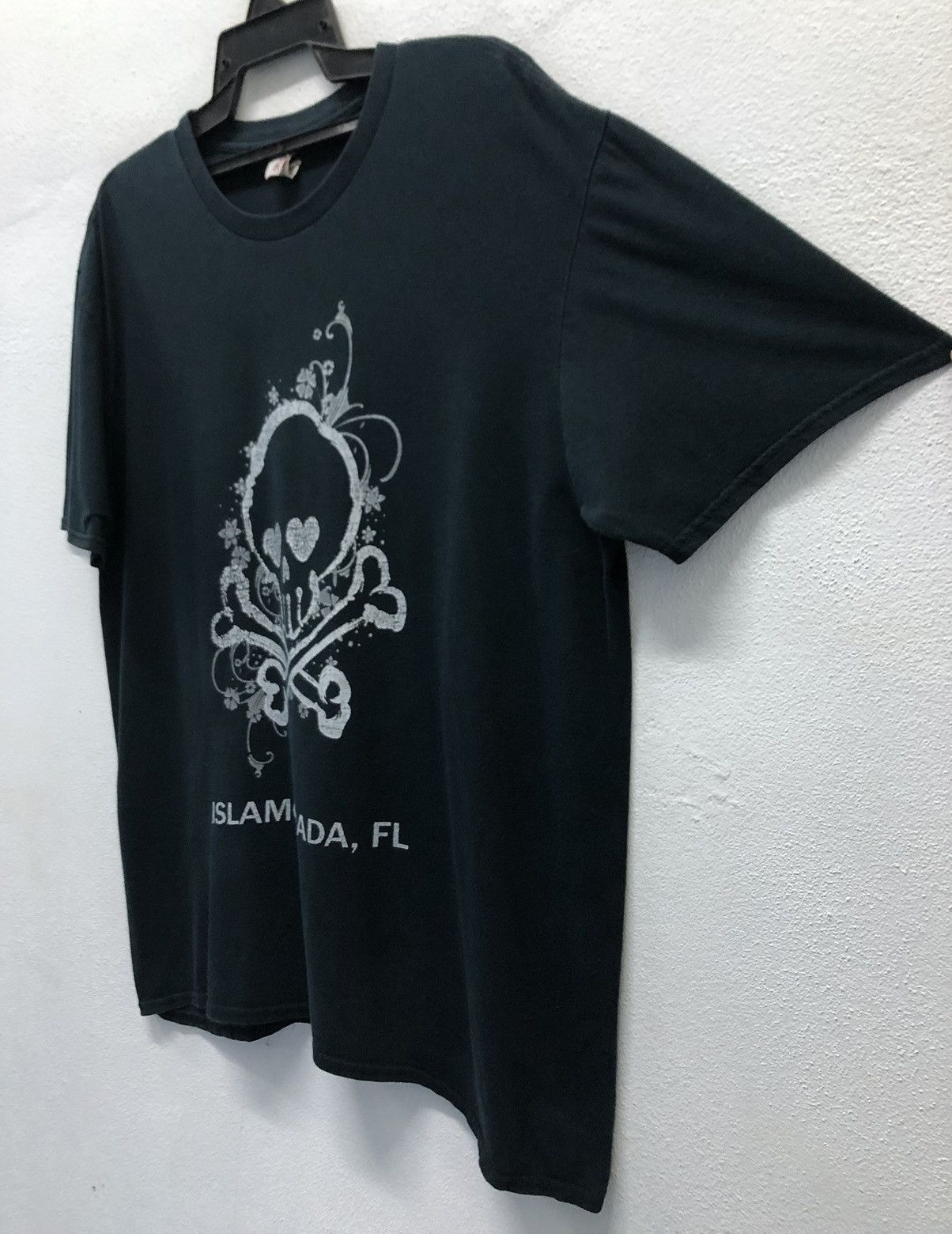 Vintage Vintage Anvil Islamorada, FL T-Shirt Size US XL / EU 56 / 4 - 5 Thumbnail