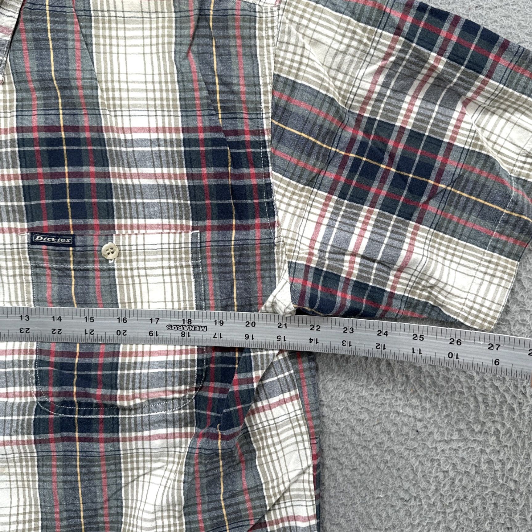 Dickies Vintage Dickies Men’s Large Plaid Short Sleeve Button-Up Shirt User: Vintage Dickies Men’s Large Plaid Short Sleeve Button-Up Shirt Size US L / EU 52-54 / 3 - 4 Thumbnail