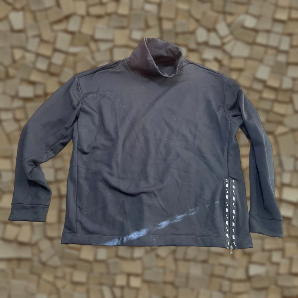 Nike **Nike Women's Size Medium Black Long Sleeve Turtleneck Pullover** User: **Nike Women's Size Medium Black Long Sleeve Turtleneck Pullover** Size M / US 6-8 / IT 42-44 - 1 Thumbnail