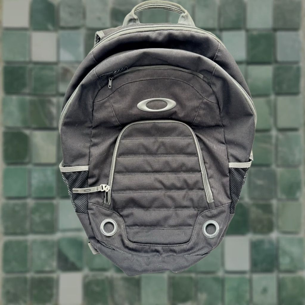 Oakley Oakley Backpack SI 5-Speed Medium Black Nylon Polyester 90s Organizer Laptop Sleeve Unisex Adults Size ONE SIZE - 1 Thumbnail