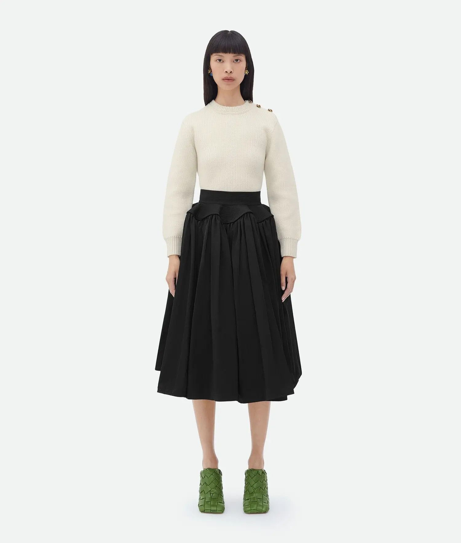 o1n1vont0625 Nylon Skirt in Black