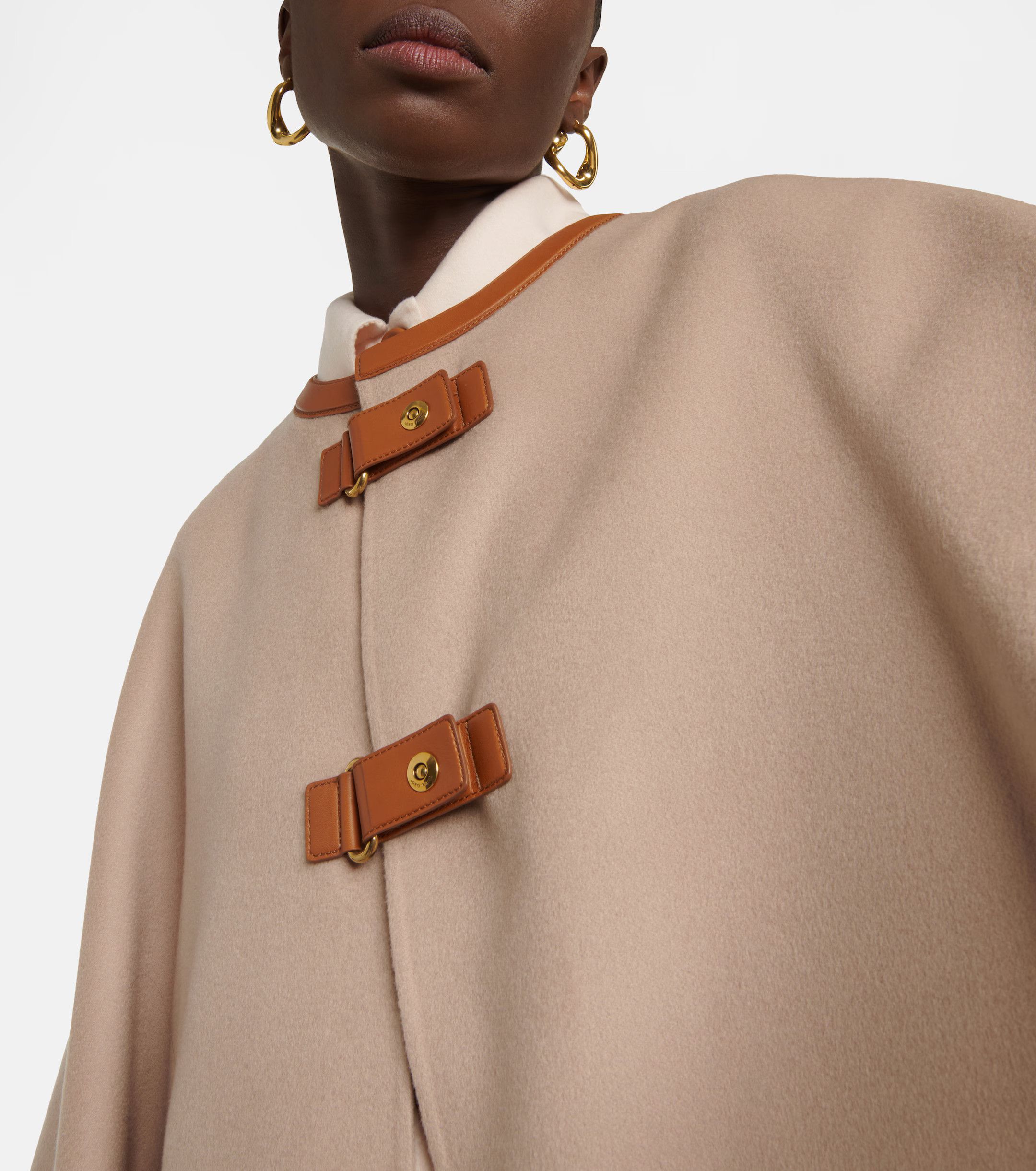 Loro Piana o1srvl11e0824 Size: OS / Kirna Detailed Cape in Brown Size ONE SIZE - 4 Thumbnail