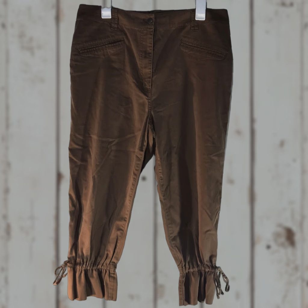 Vintage Chico's Women's Cropped High Rise Pants Size XL Brown Tapered Casual Summer Workwear Size 40" / US 18 - 1 Thumbnail