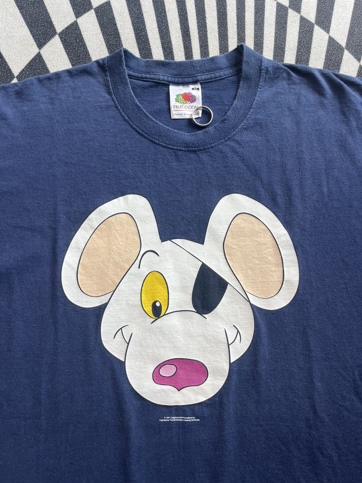 Arts & Science Vintage DANGER MOUSE Big face 90’s Tshirt Size US XL / EU 56 / 4 - 5 Thumbnail