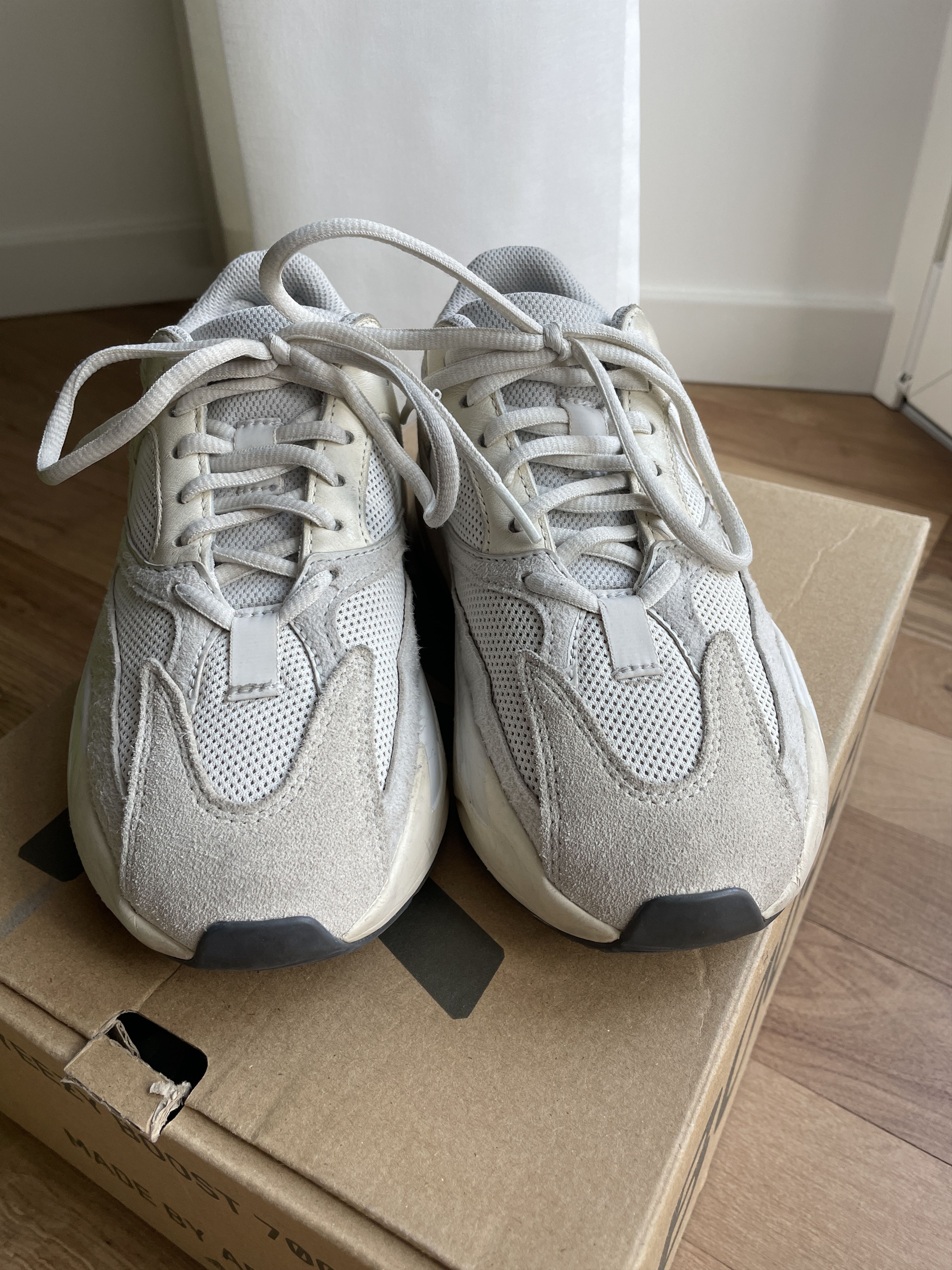 Yeezy Adidas Yeezy Boost 700 Size US 5 / EU 37 - 7 Thumbnail
