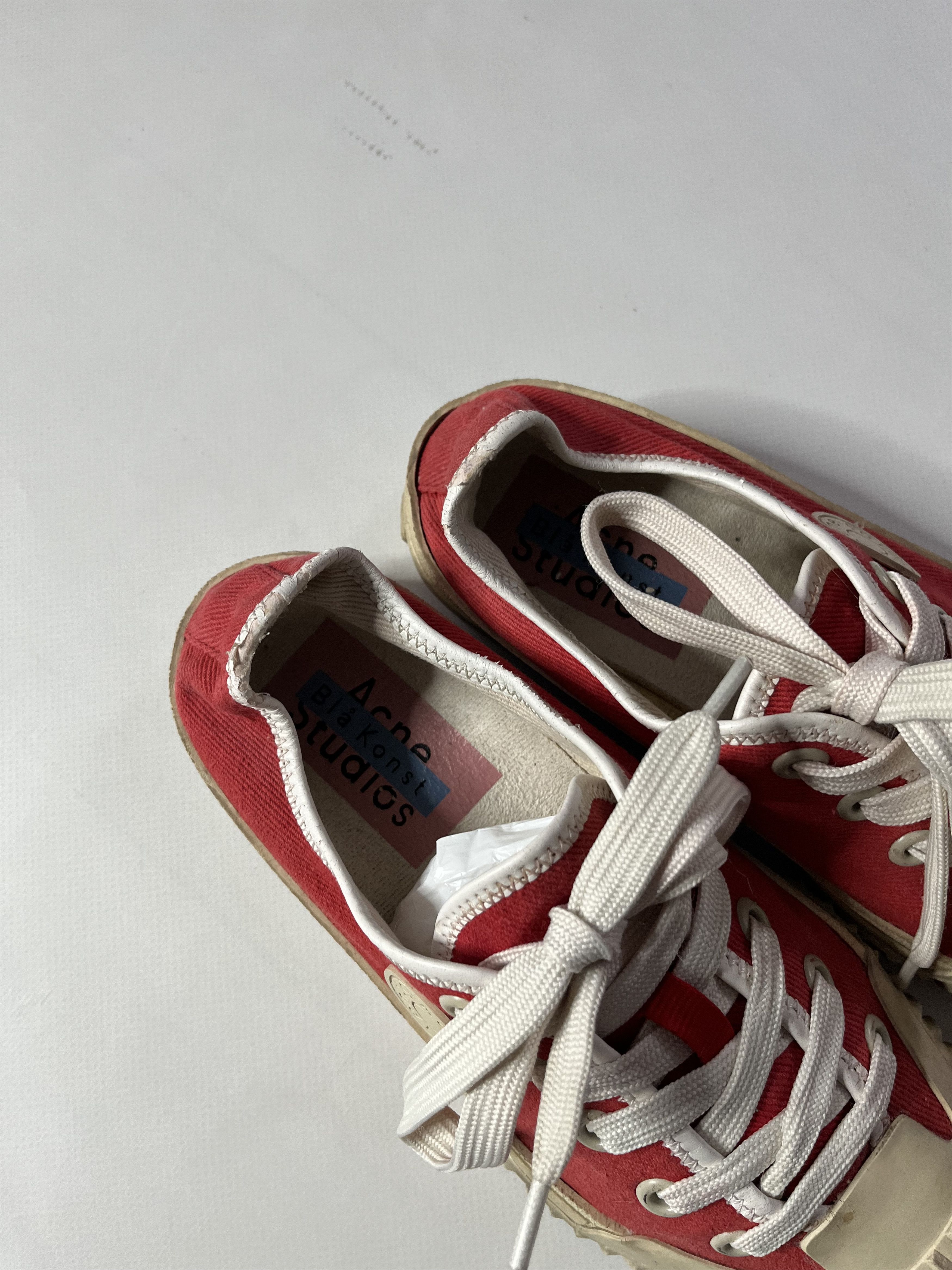 Acne Studios Acne Studios red low sneakers Size US 7.5 / IT 37.5 - 2 Thumbnail