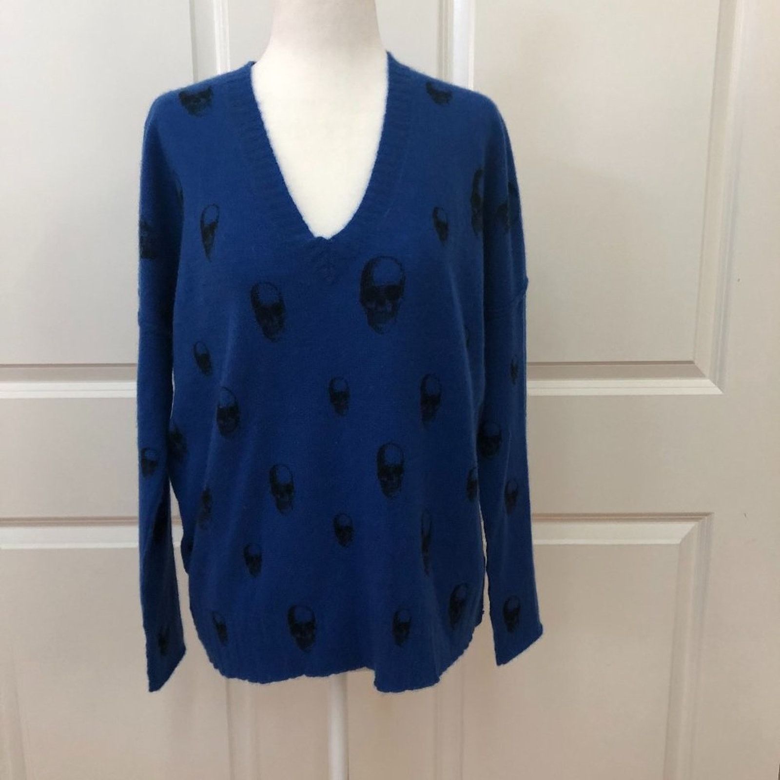 360Cashmere Skull Cashmere V Neck Cashmere Sweater from 360 Cashmere Size XS / US 0-2 / IT 36-38 - 1 Thumbnail