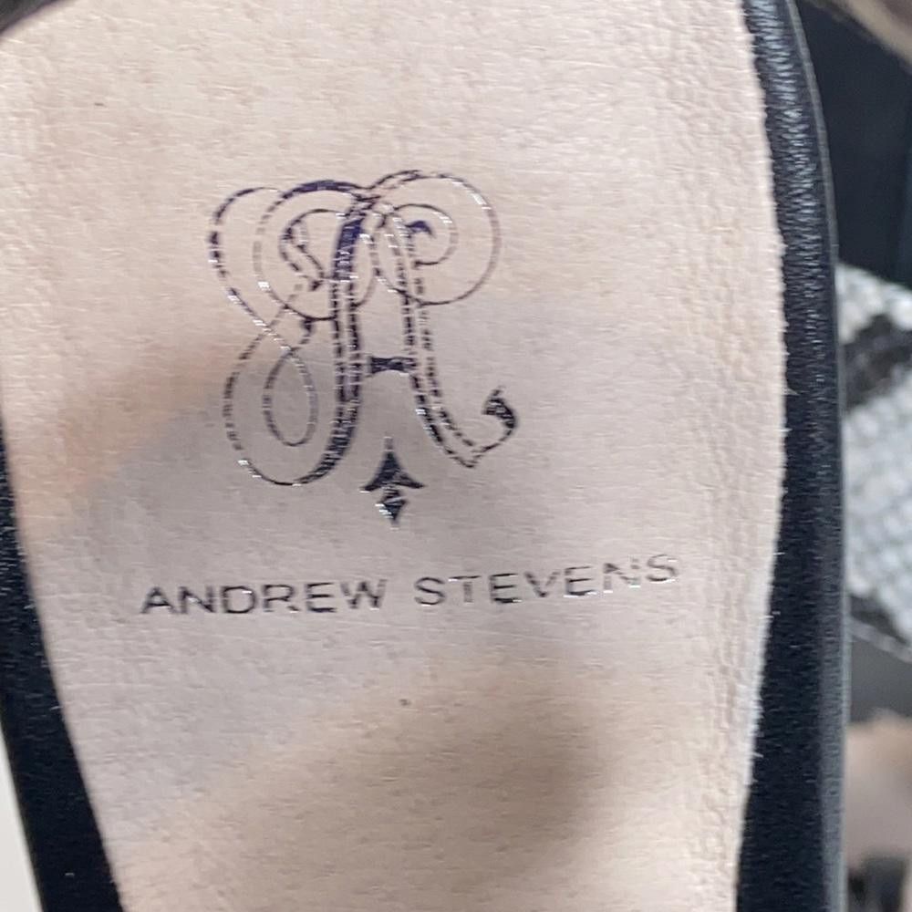 Designer Andrew Stevens Black Leather Cheyenne Stacked Heel, Size 8.5 Size US 8.5 / IT 38.5 - 8 Thumbnail