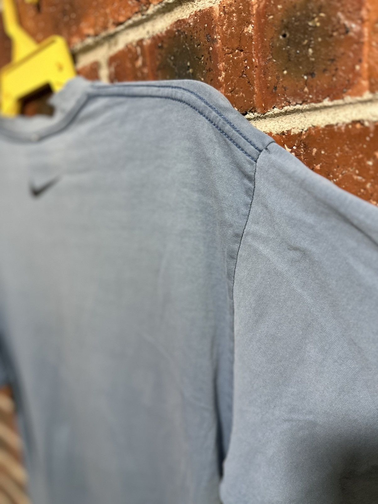 Nike Thrashed Vintage Nike Court Tee Size US L / EU 52-54 / 3 - 11 Thumbnail