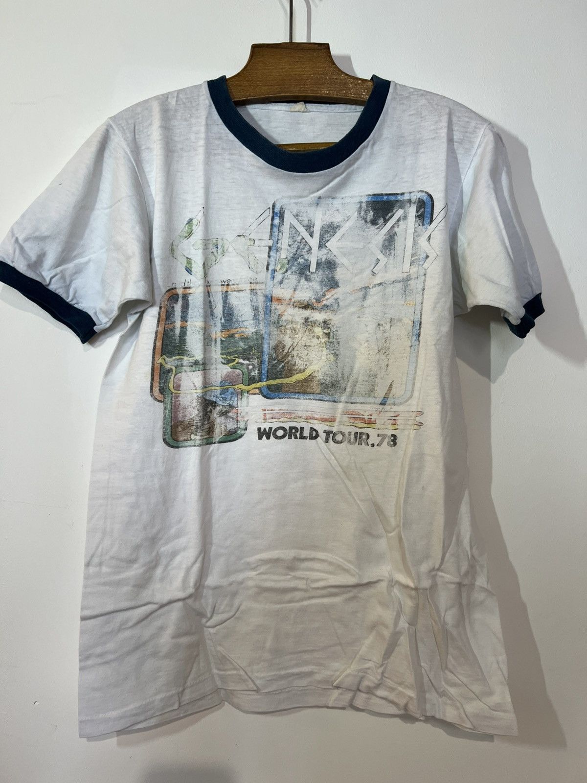 Band Tees Shirt genesis vintage 70s rare Size US M / EU 48-50 / 2 - 1 Thumbnail