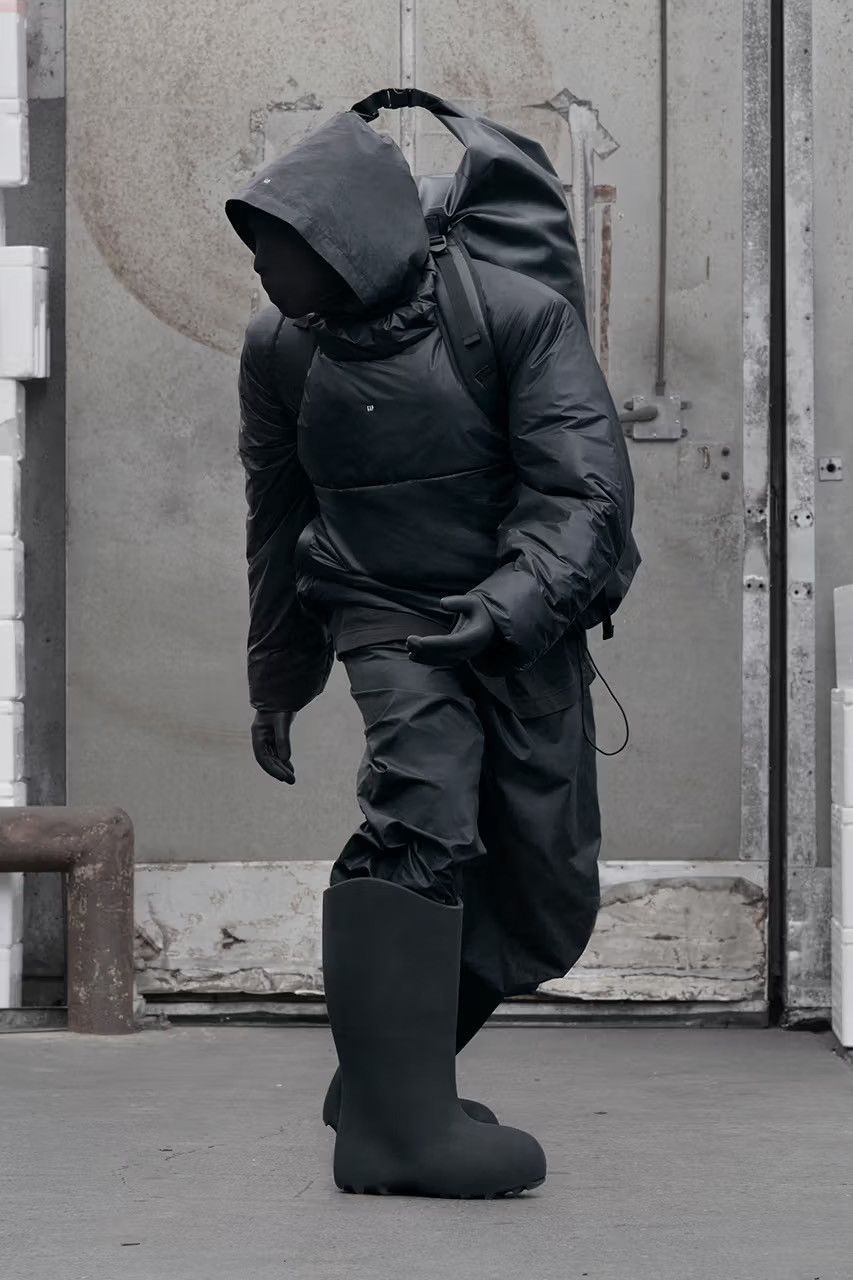 Balenciaga × Gap × Yeezy Yeezy Gap Engineered by Balenciaga Dry Bag Size ONE SIZE - 5 Thumbnail