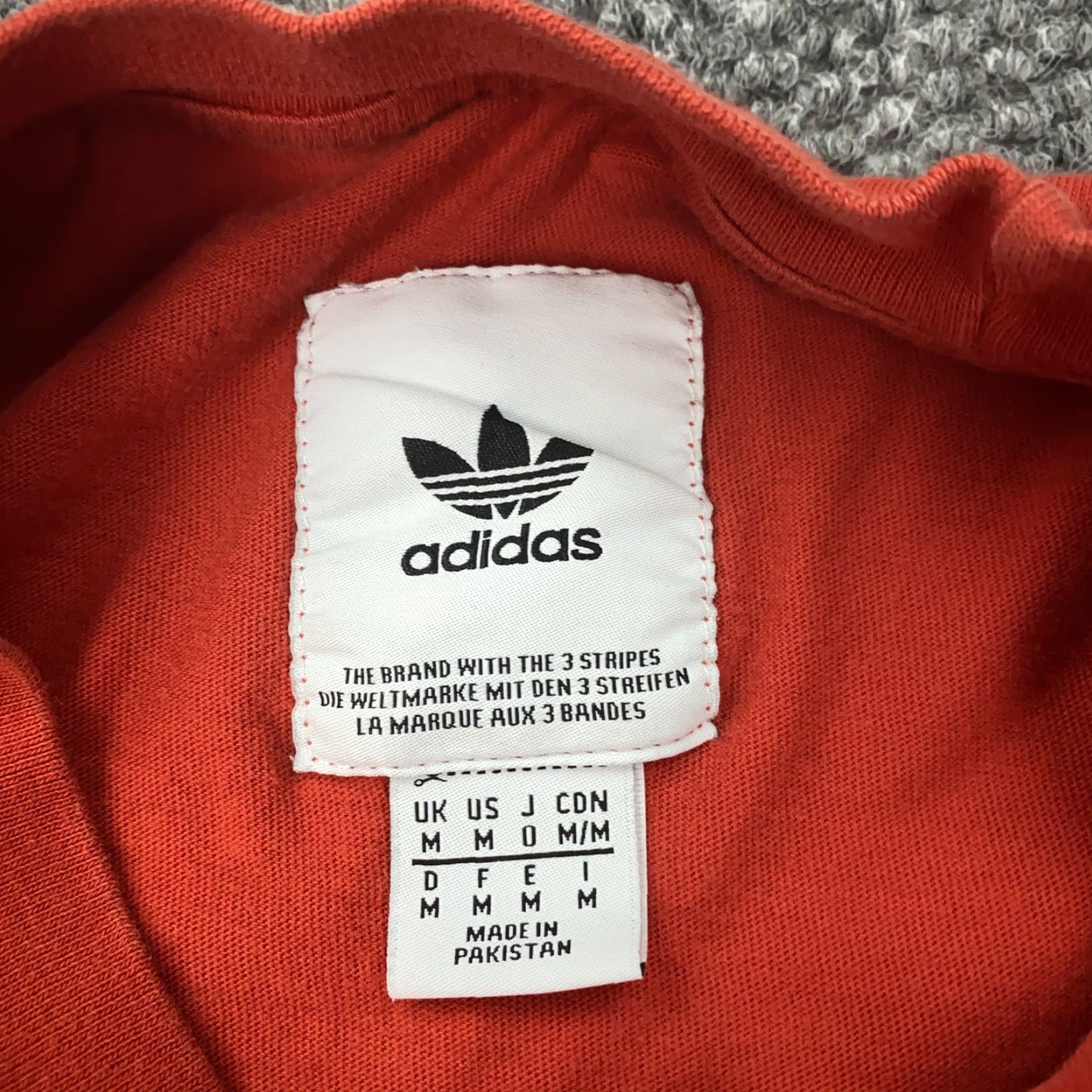 Adidas Adidas Mens T-Shirt Medium Red Floral Trefoil Logo Graphic Streetwear 90s Cotton Size US M / EU 48-50 / 2 - 3 Thumbnail