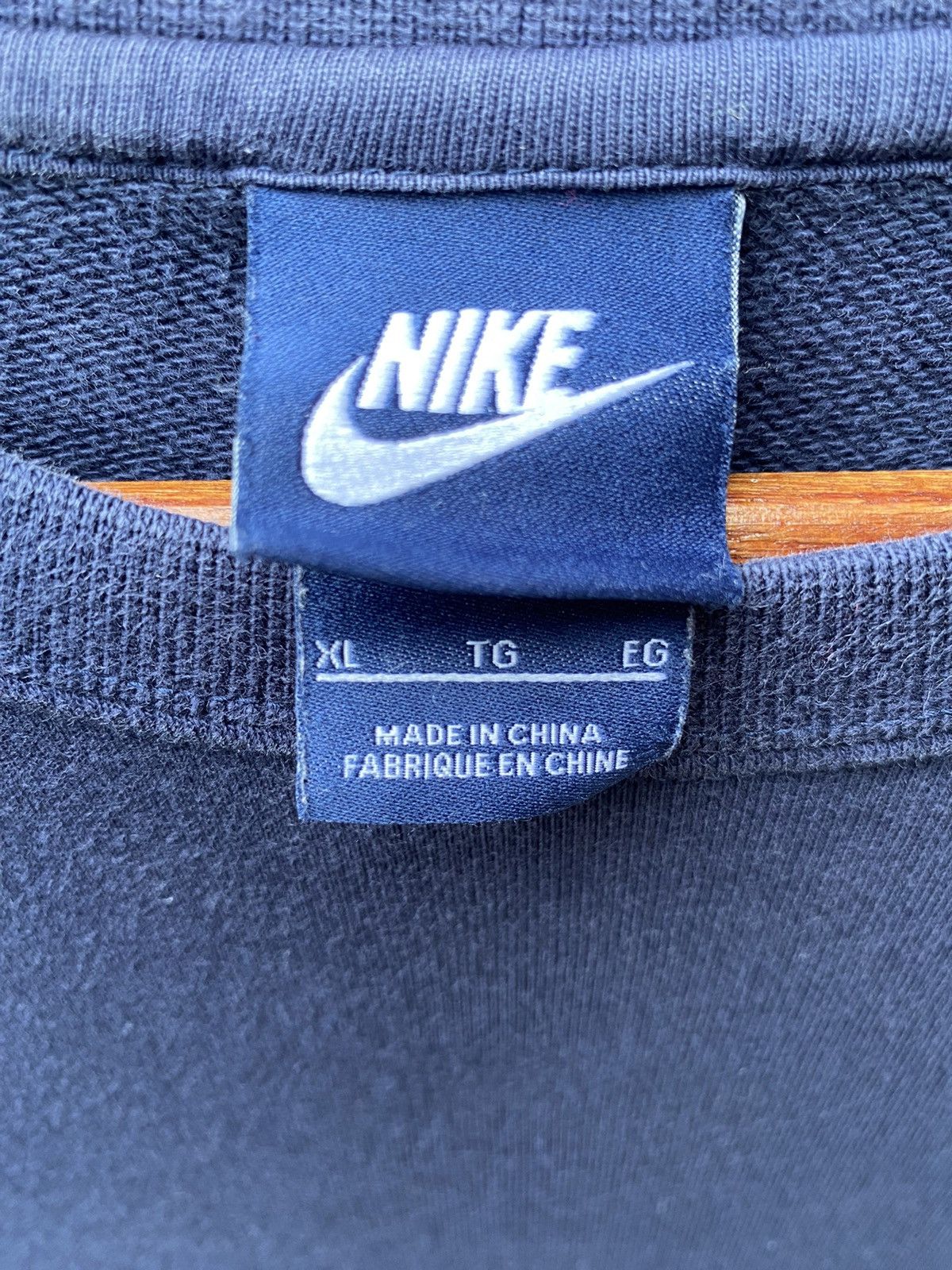Nike Vintage Nike Sweatshirt Embroidery Logo Crewneck Size XL Size US XL / EU 56 / 4 - 8 Thumbnail