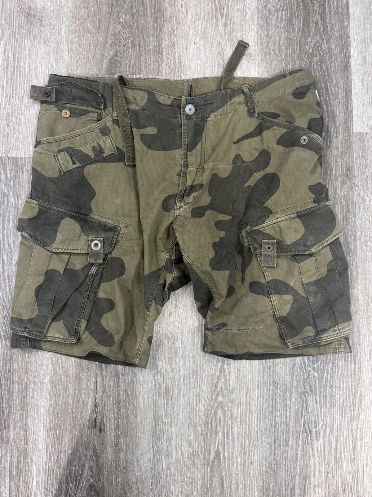 G-Star Raw camo cargo/utility shorts. sz 40, pro tailored 38