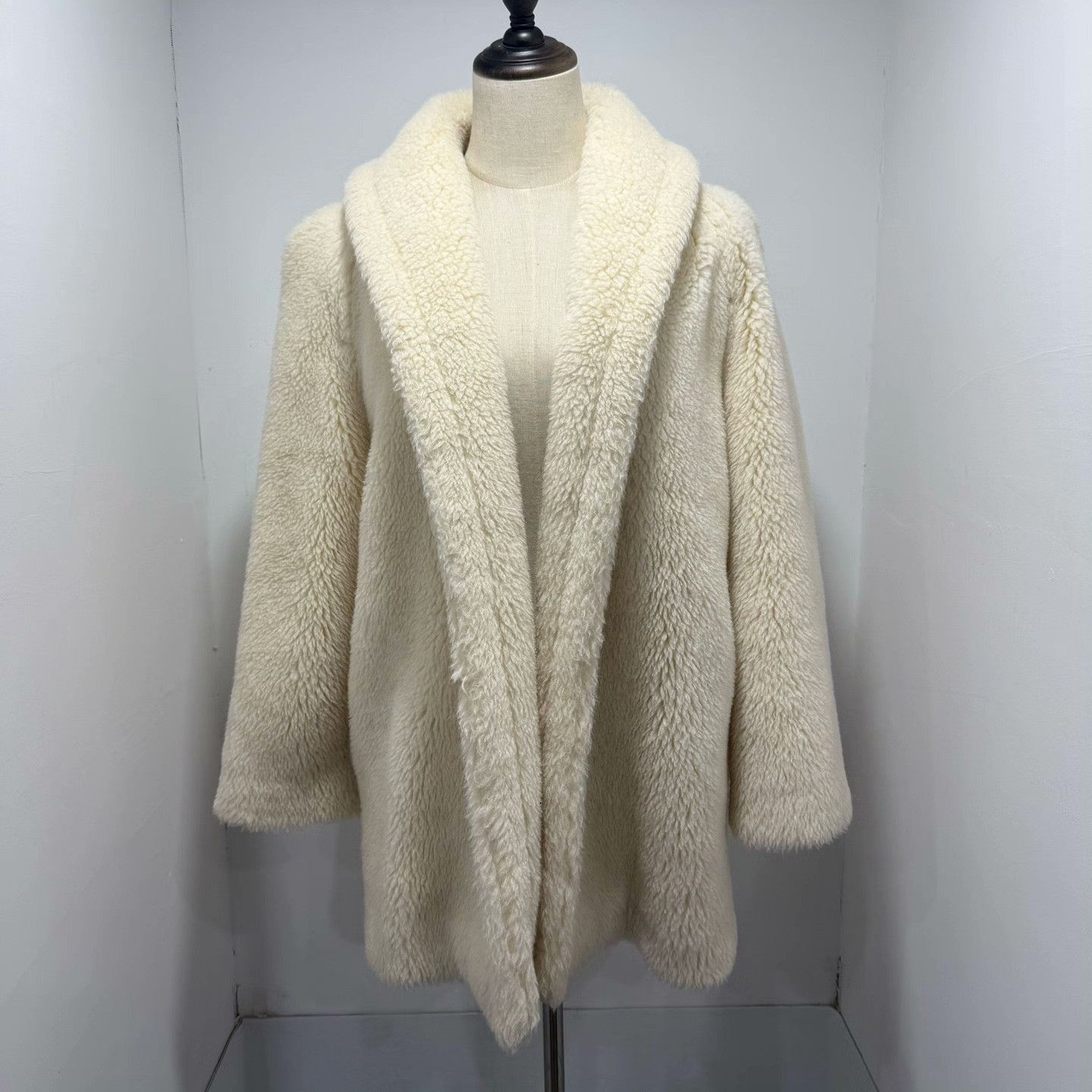 Max Mara Max Mara Cropped Coat S Women Size S / US 4 / IT 40 - 1 Thumbnail