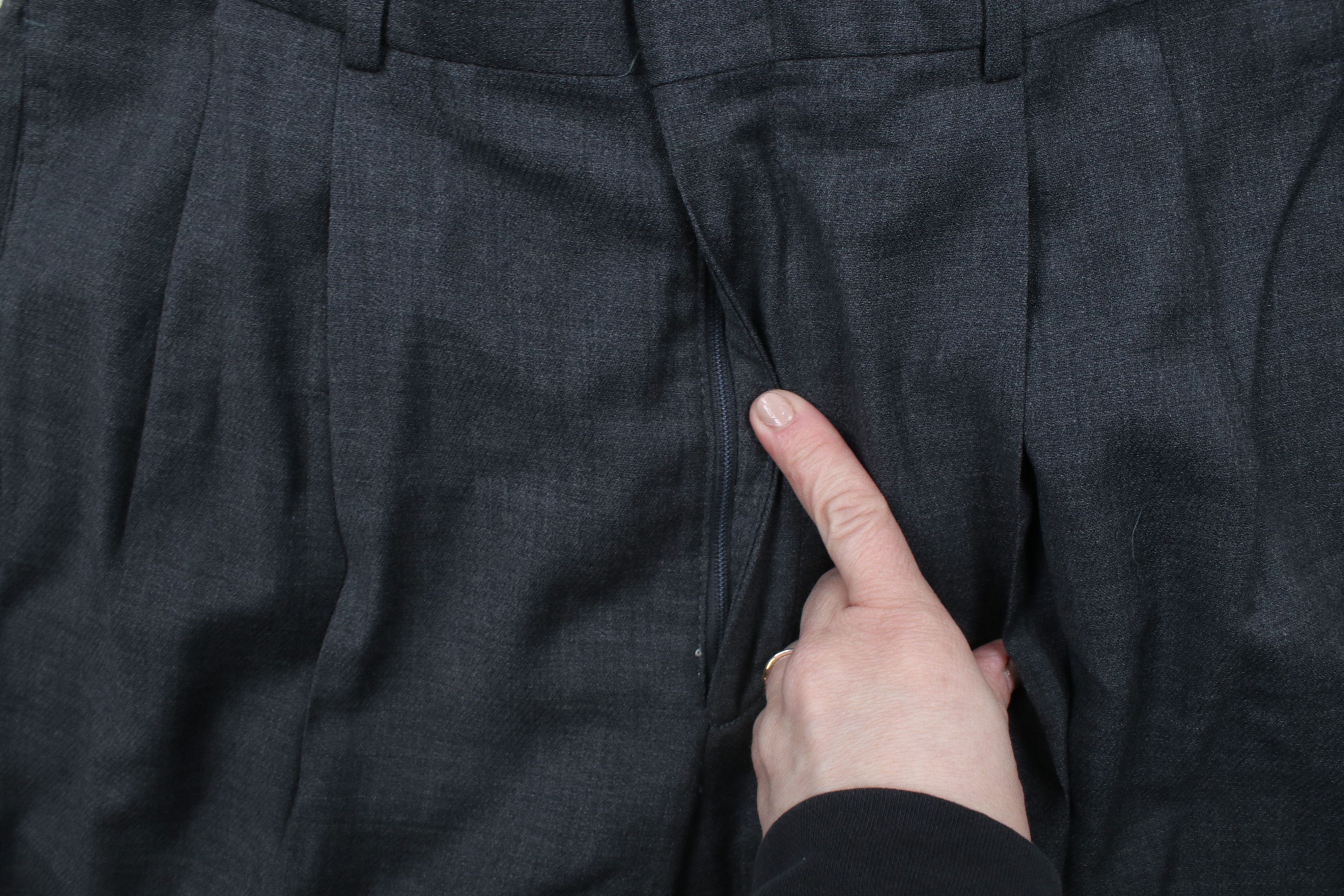 Tommy Hilfiger × Vintage Vintage 90s Tommy Hilfiger Wool Pleated Cuffed Chino Pants Size US 30 / EU 46 - 7 Thumbnail