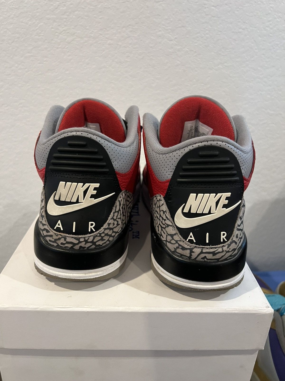 Jordan Brand Jordan 3 Retro SE Unite Fire Red Size US 10 / EU 43 - 4 Thumbnail