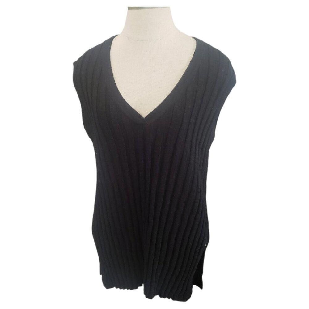 Designer CT1983 FP Beach Black Ribbed V-neck Sleeveless Sweater S/P Size S / US 4 / IT 40 - 1 Thumbnail